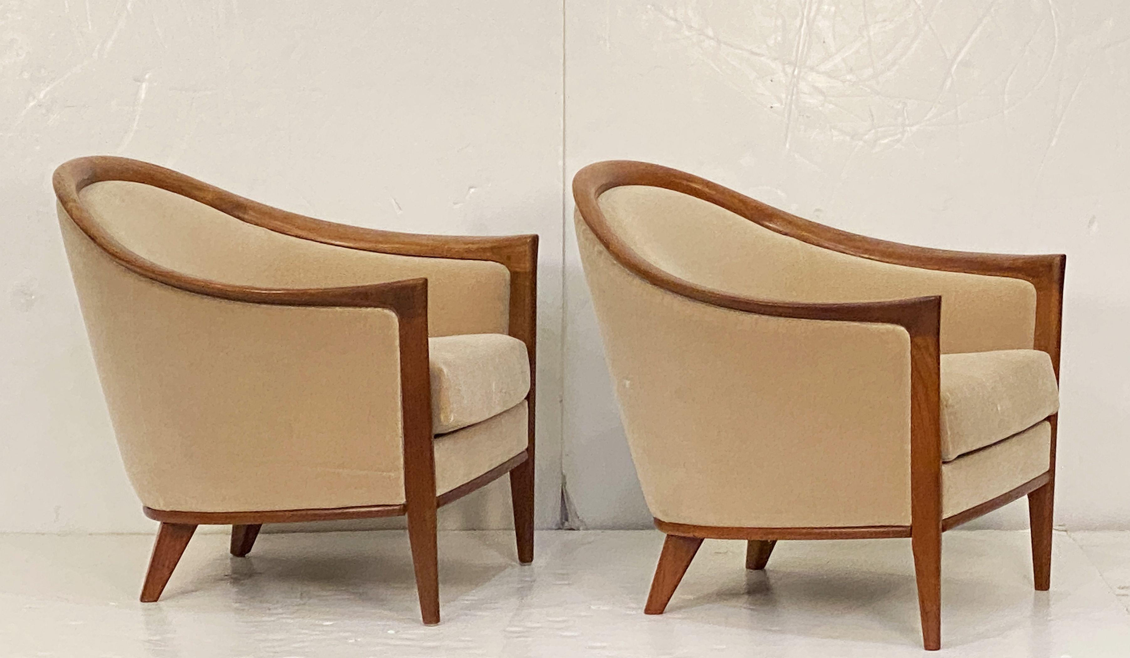 Moderne Fauteuils club ou de salon suédois en teck par Bertil Fridhagen, deux disponibles en vente