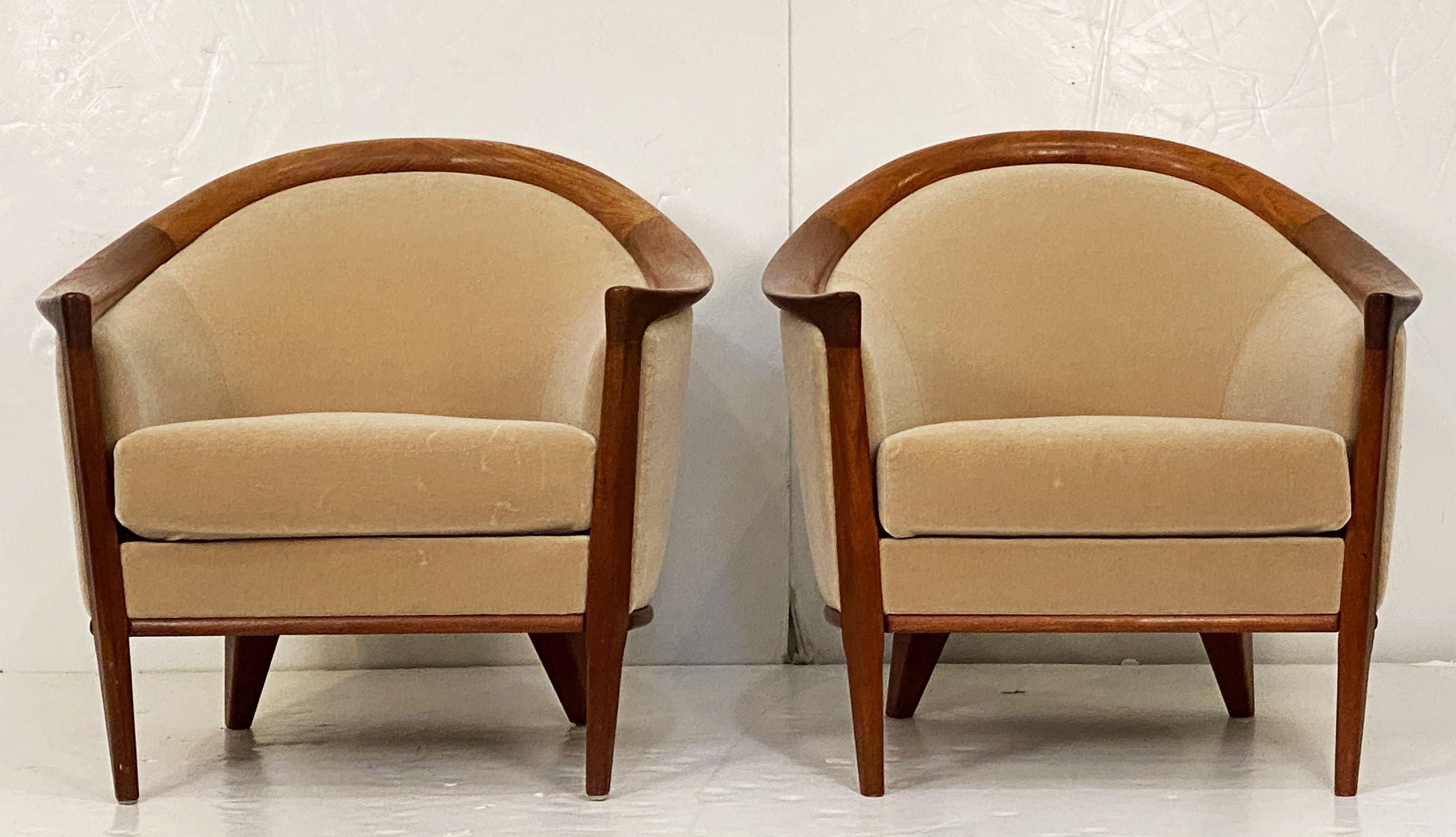 Fauteuils club ou de salon suédois en teck par Bertil Fridhagen, deux disponibles en vente 1