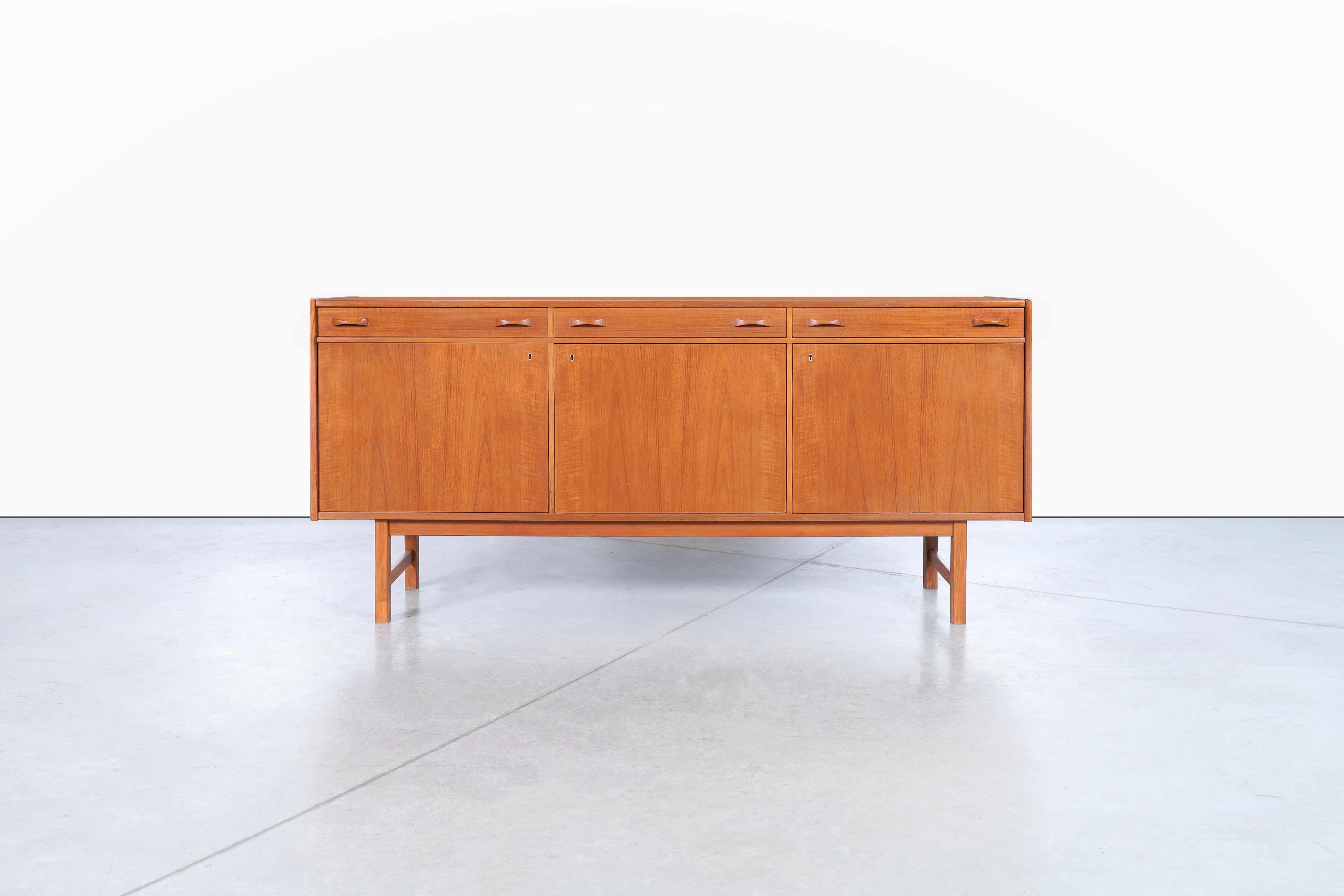 Swedish Teak Credenza by Tage Olofsson for Ulferts Mobler For Sale 4