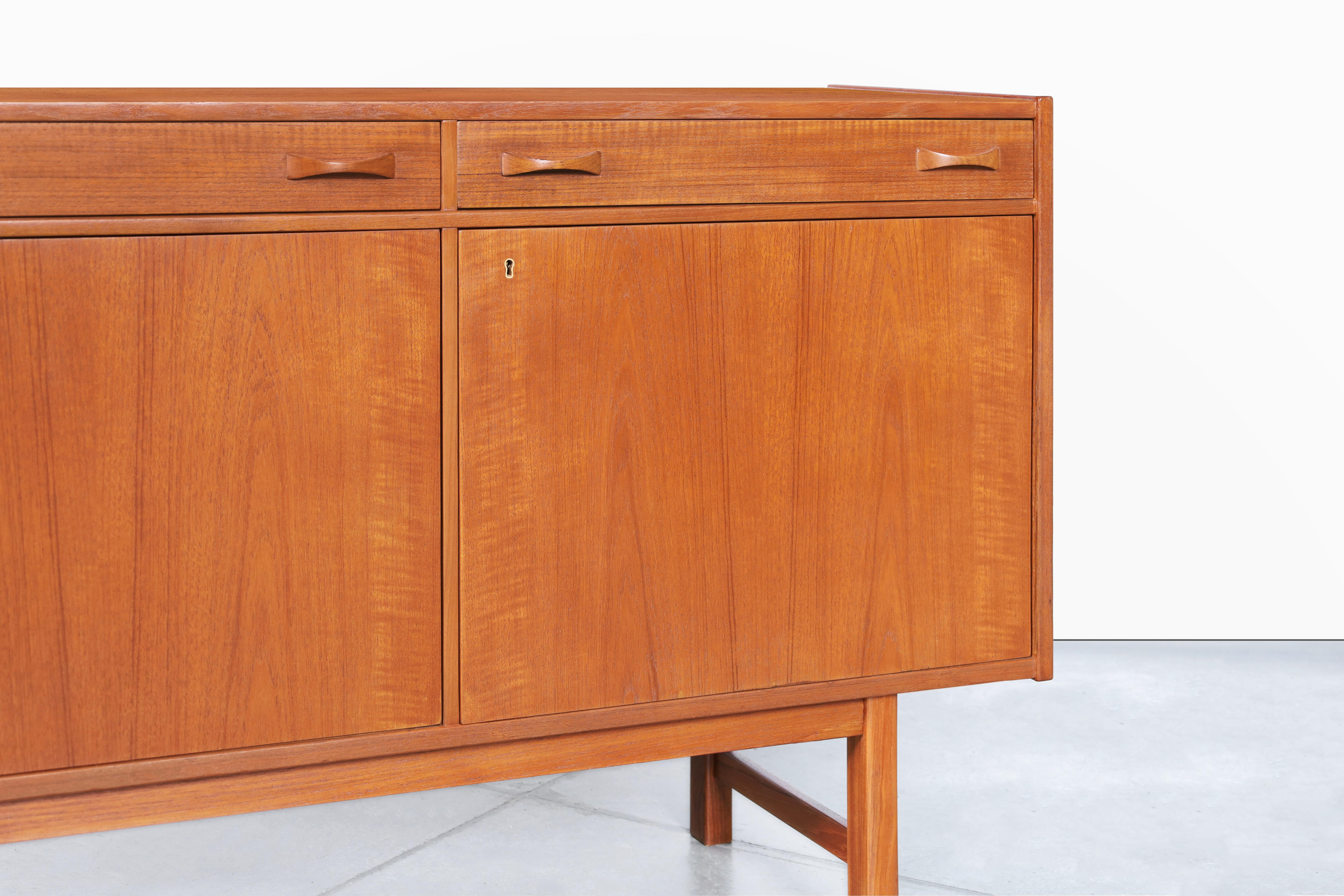 Swedish Teak Credenza by Tage Olofsson for Ulferts Mobler In Excellent Condition For Sale In North Hollywood, CA