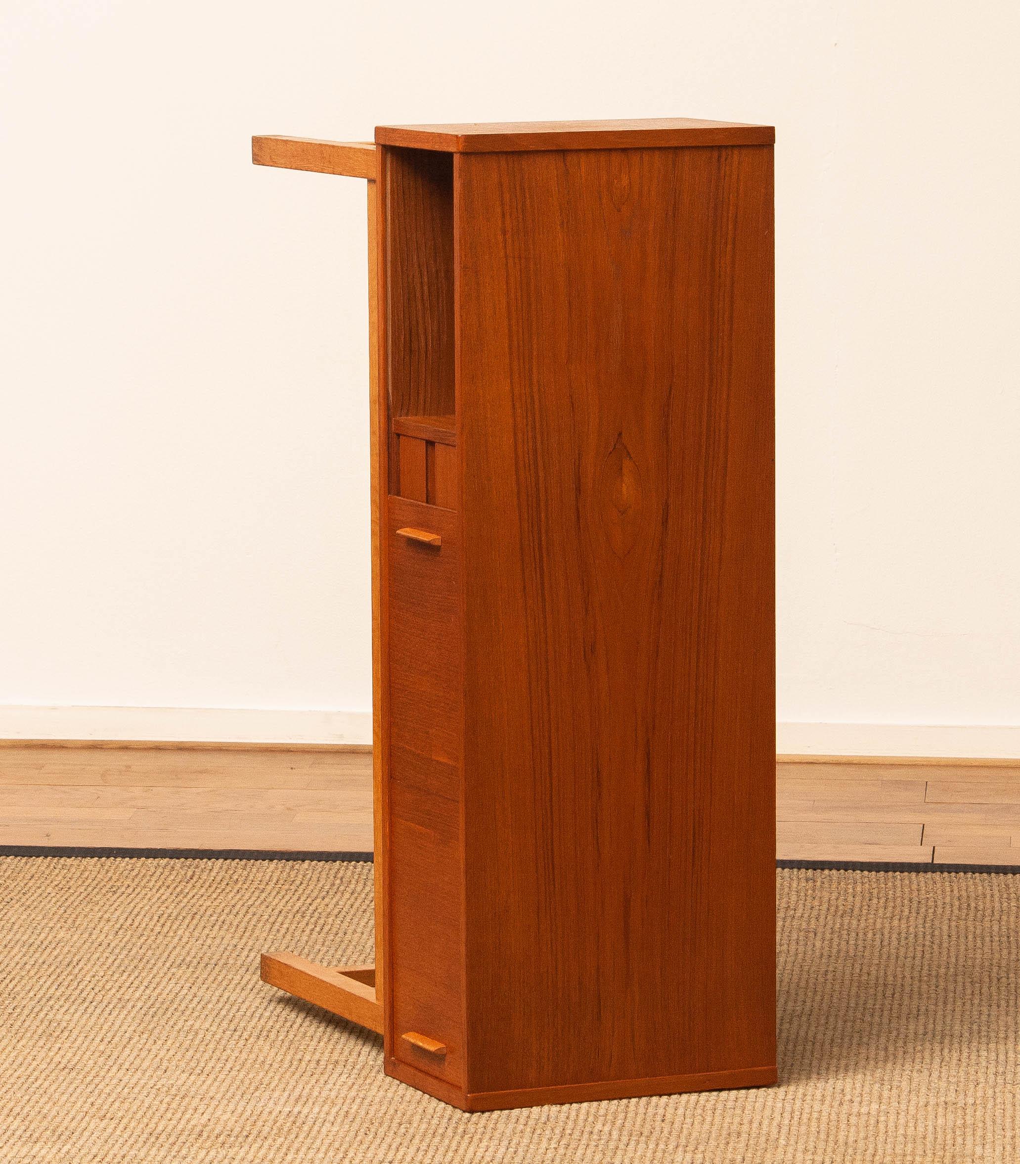 Armadio da sala svedese in teak con ante e cassetti scorrevoli, anni '60 in vendita 2