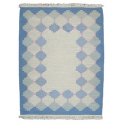 Swedish textile artist. Handwoven wool carpet in Rölakan technique. Ca 1970