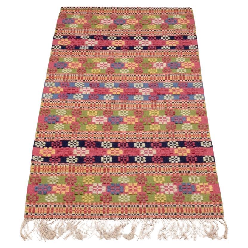 Artiste textile suédoise. Tapisserie en laine tissée à la main. Multicolore. Motif géométrique en vente