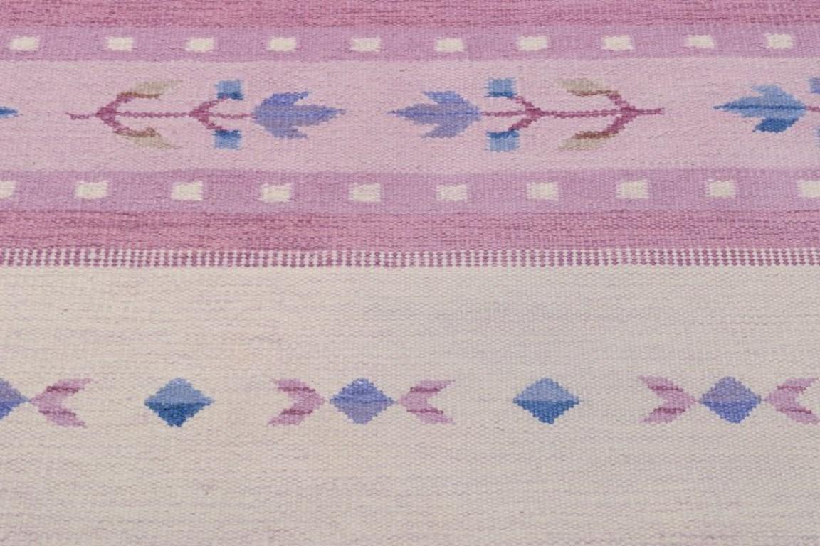 Diseñadora textil sueca. Alfombra de pura lana. Técnica Rölakan. Escandinavo moderno en venta