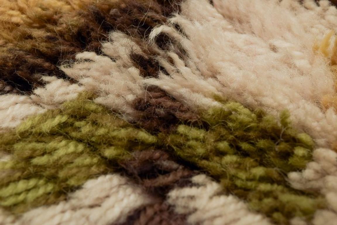 Designer tessile svedese. Tappeto rya fatto a mano in puro cotone. Multicolore. In condizioni ottime in vendita a Copenhagen, DK