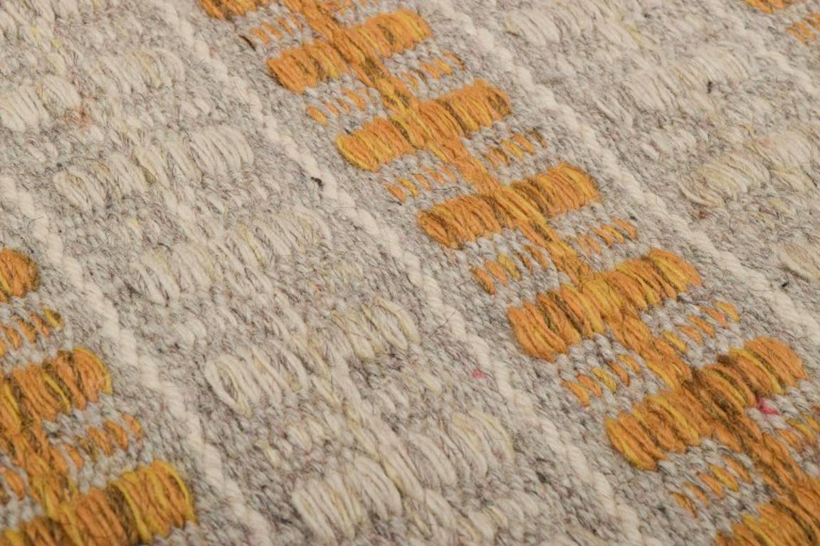 Swedish textile designer. Handwoven carpet in pure wool. Geometric fields. In Excellent Condition For Sale In Copenhagen, DK