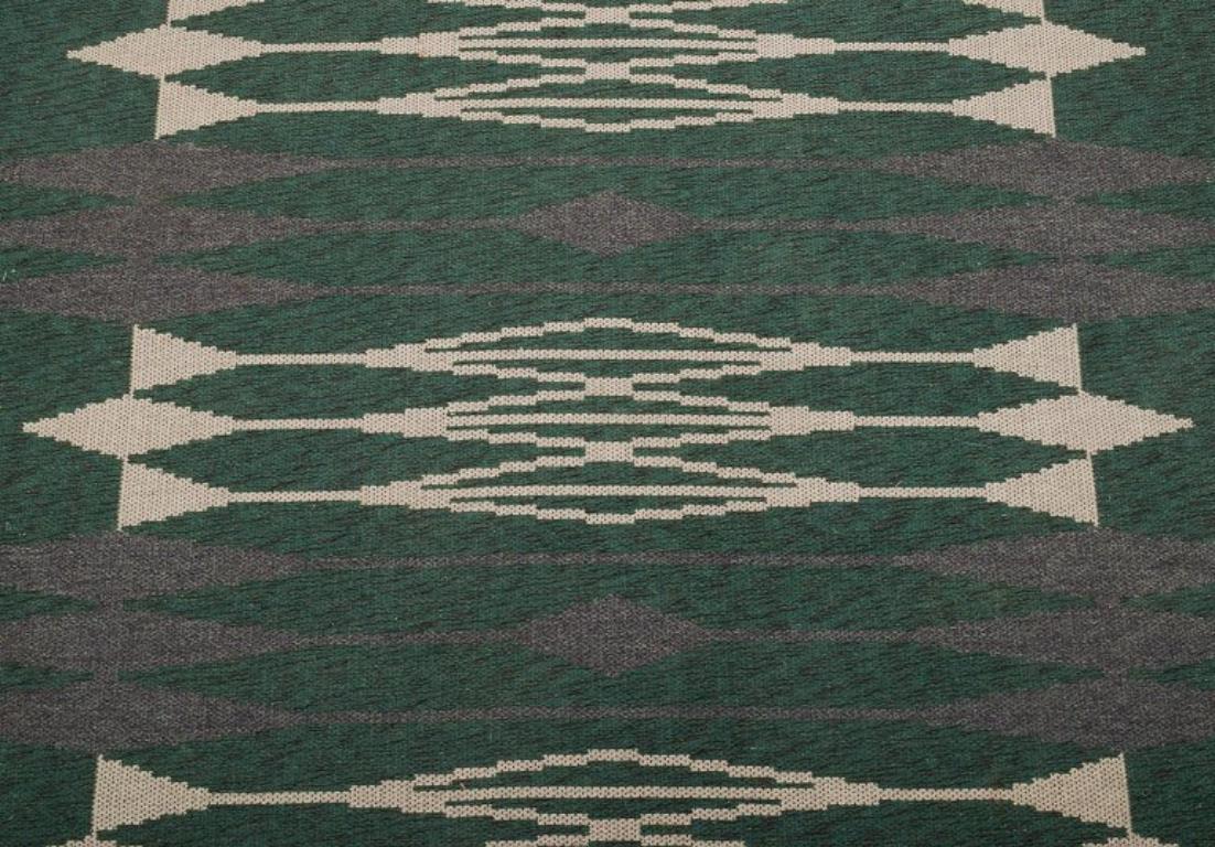Schwedischer Textildesigner. Handgewebter Teppich aus reiner Wolle. Modernistisches Design. (Skandinavische Moderne) im Angebot