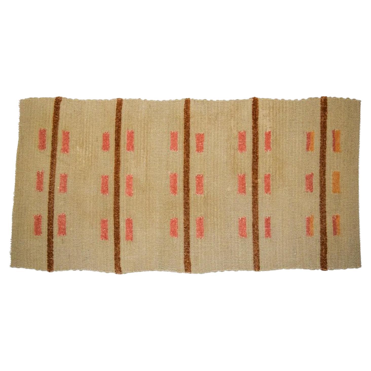 Swedish textile designer, handwoven carpet in wool. Modern design. For Sale