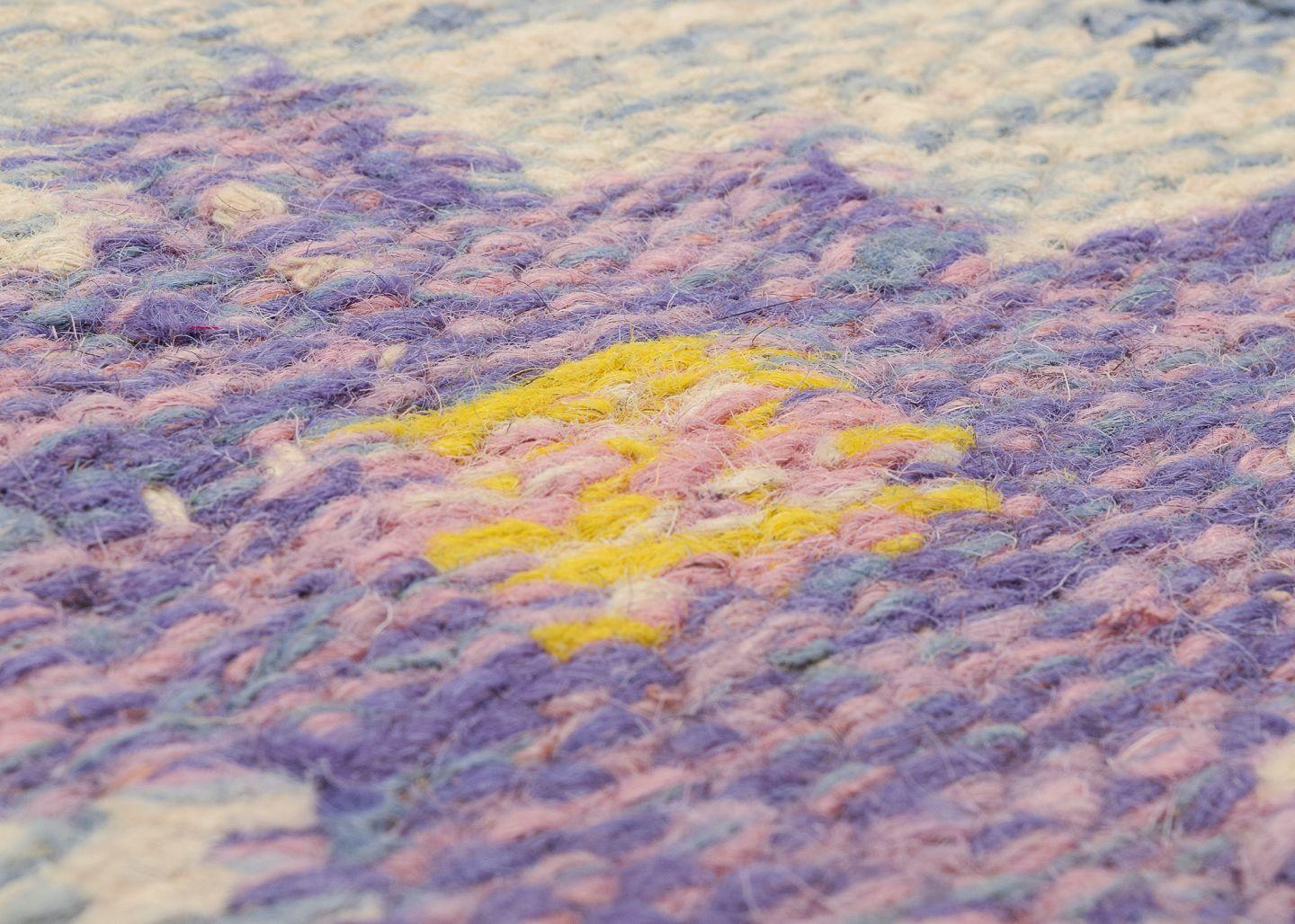 Swedish textile designer. Handwoven rug made of wool. Rölakan technique. In Excellent Condition For Sale In Copenhagen, DK