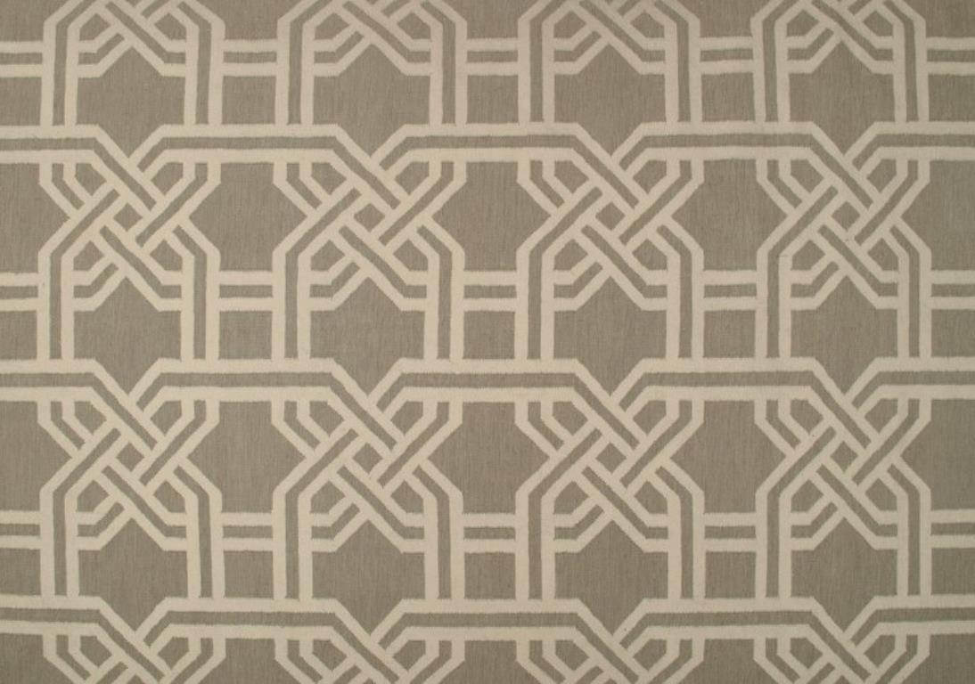 Swedish textile designer. Large handwoven carpet in pure wool. 
Gray base with white lines.
Manufacturer: Strehög.
Late 20th century.
In excellent condition.
Dimensions: 235 cm x 160 cm.
