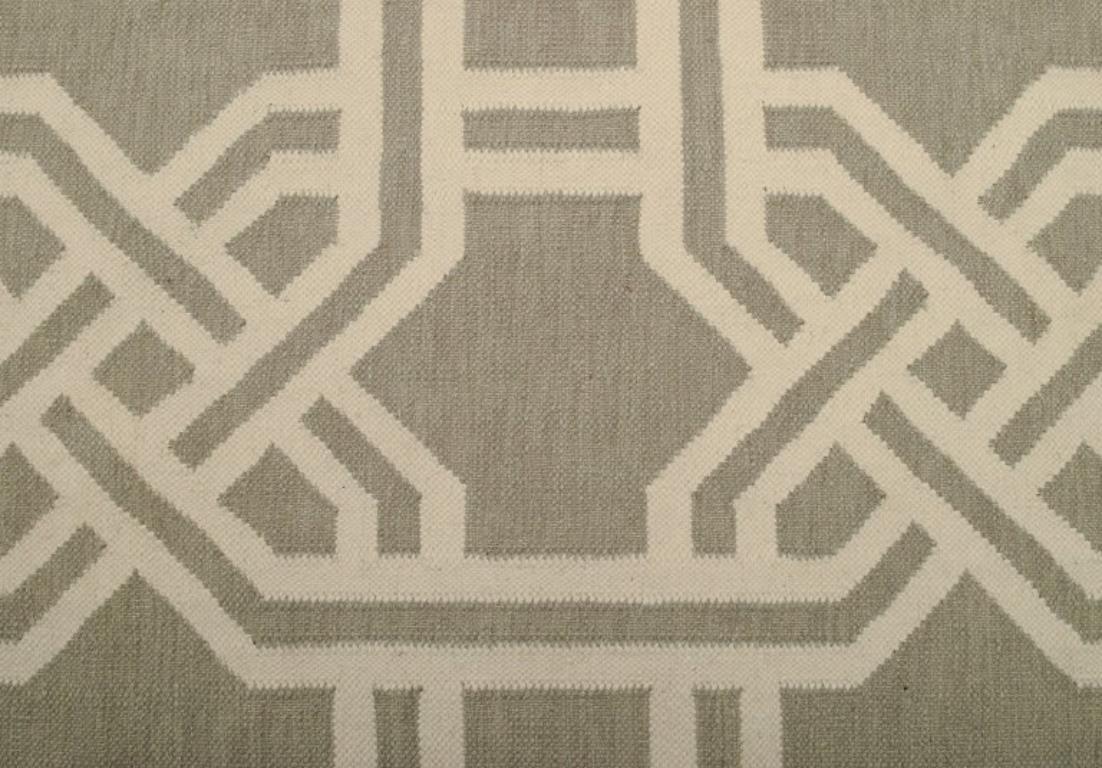 20th Century Swedish textile designer. Large handwoven carpet in pure wool. Late 20th C. For Sale
