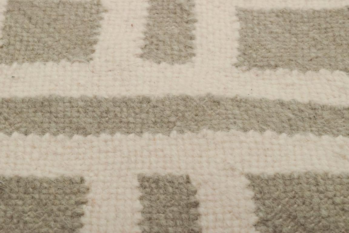 Swedish textile designer. Large handwoven carpet in pure wool. Late 20th C. For Sale 2
