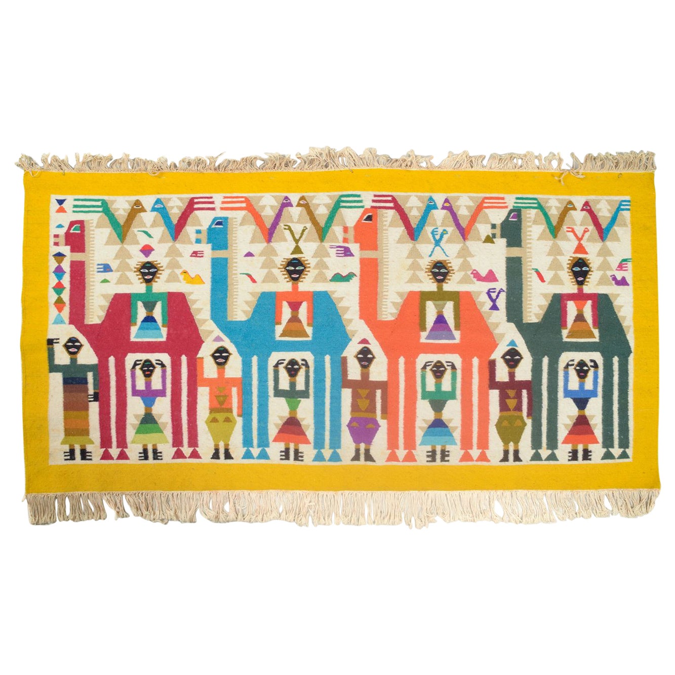 Le créateur de textiles suédois. Tapis mural en laine de Rölakan au design vibrant et figuratif.