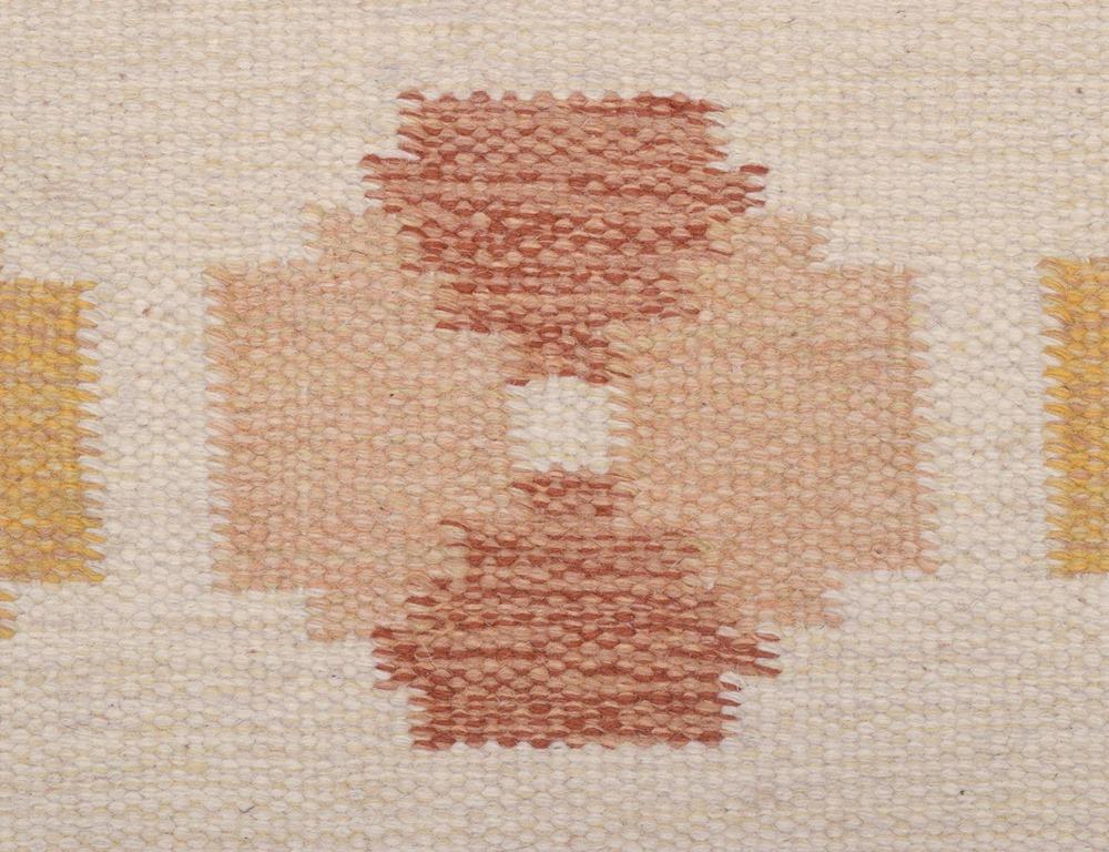 Scandinavian Modern Swedish textile designer. Wool rug with geometric pattern. Rölakan technique. For Sale