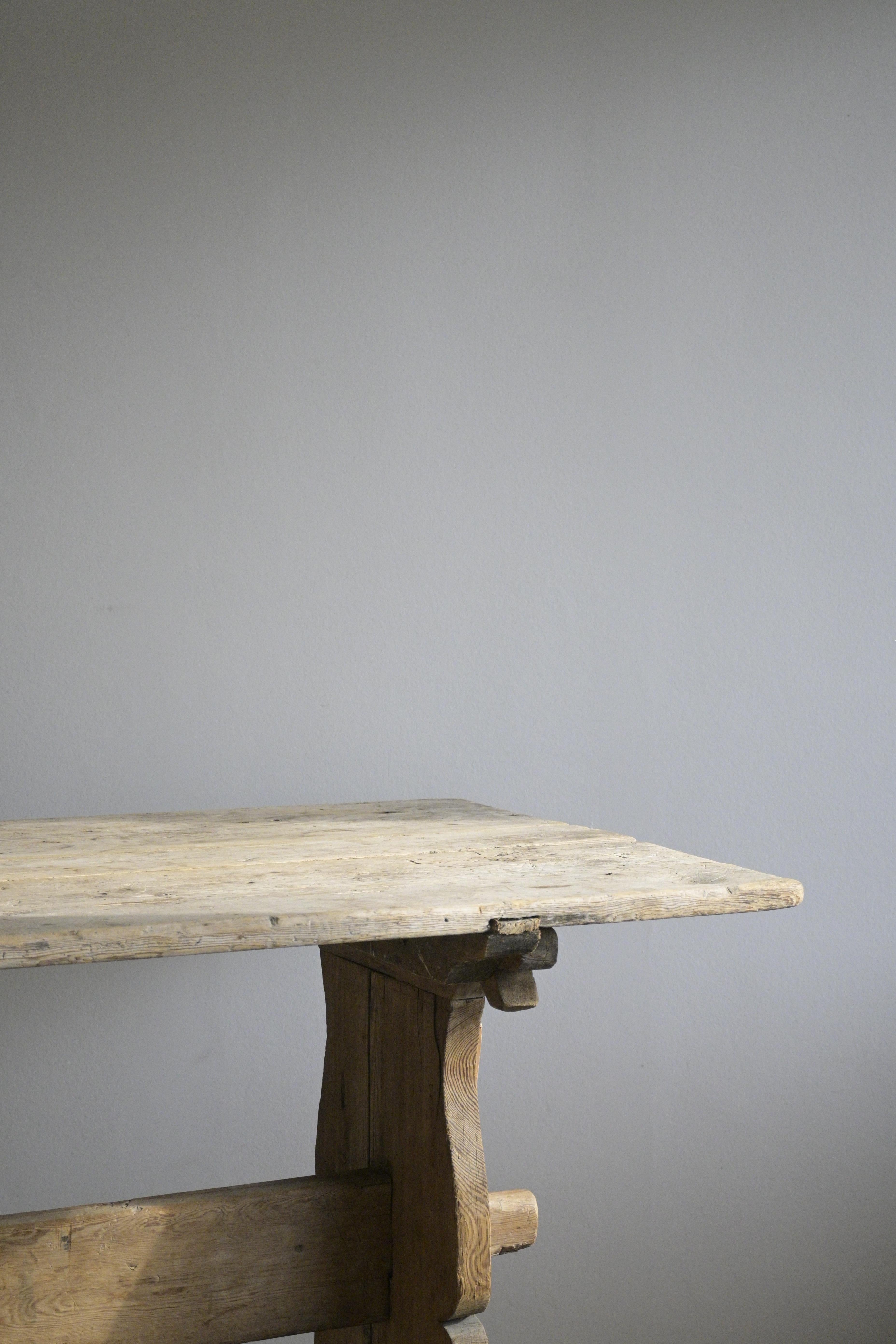 Fait main Table à tréteaux suédoise 1800 siècle en vente