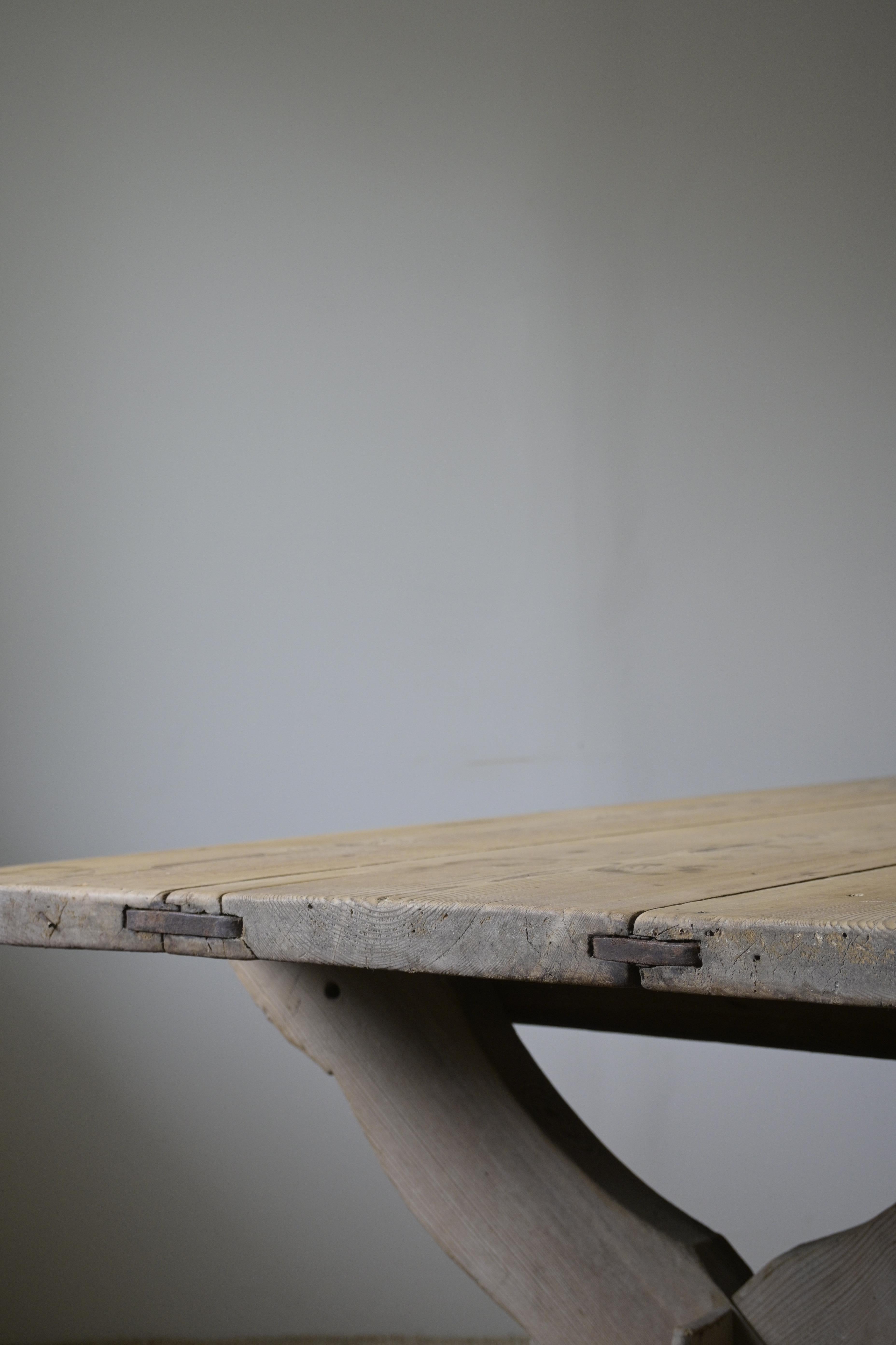 Mesa de caballete sueca de Skattungbyn, Orsa, Siglo XVIII Escandinavo moderno en venta