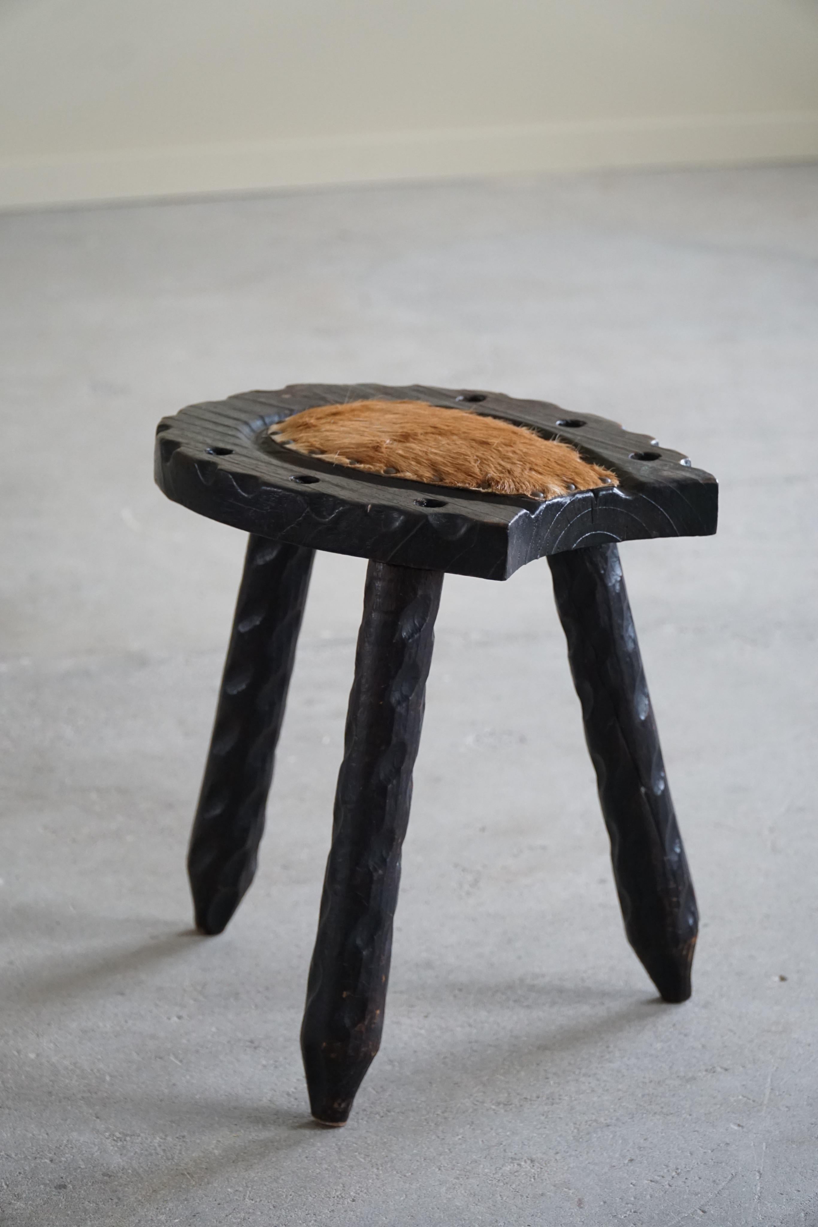 Swedish Tripod Stool in Pine & Cowhide, Wabi Sabi, 1950s In Good Condition For Sale In Odense, DK