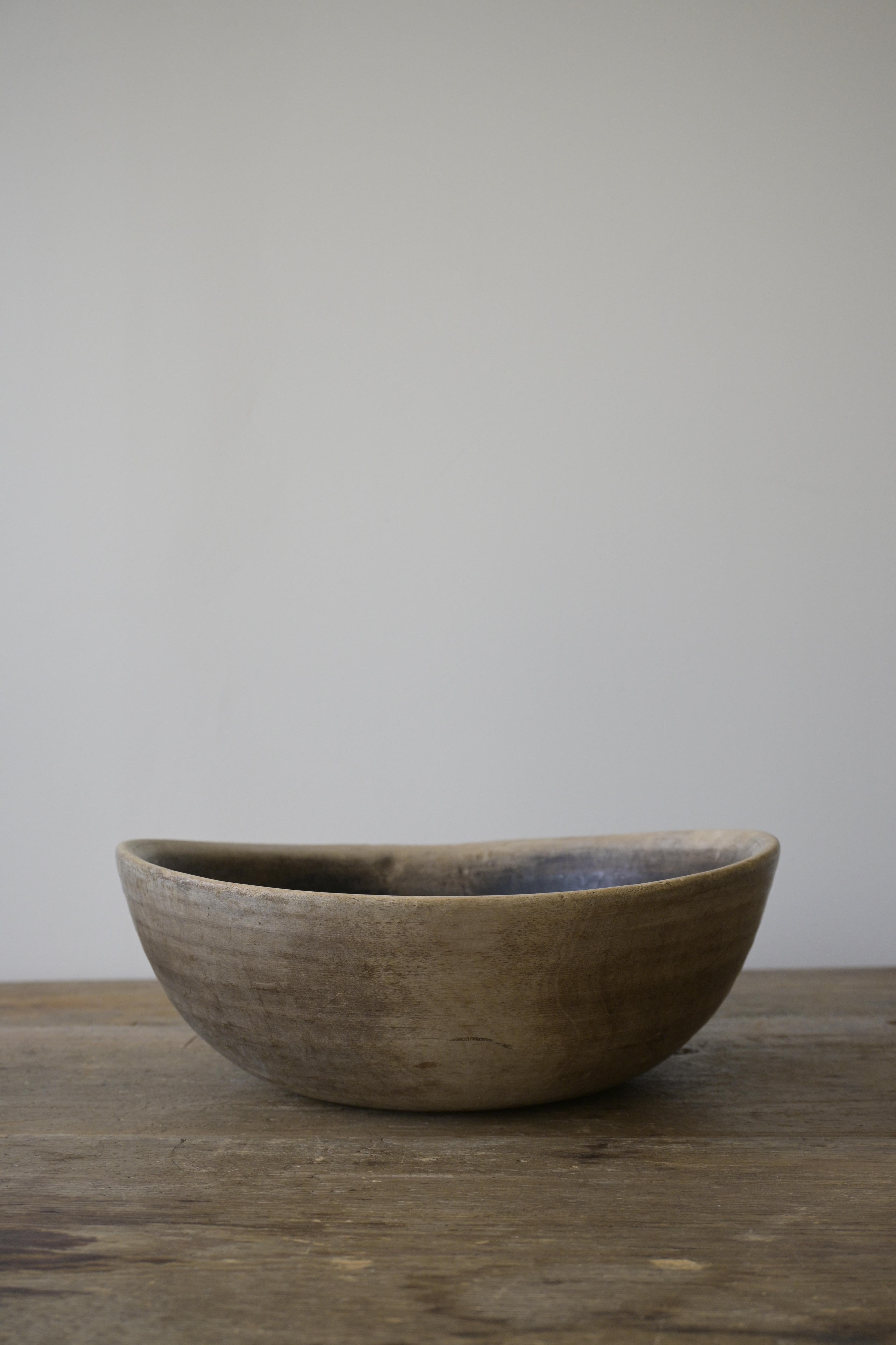 Swedish Turned Birch Bowl, ca 18-19th century In Good Condition For Sale In Farsta, SE
