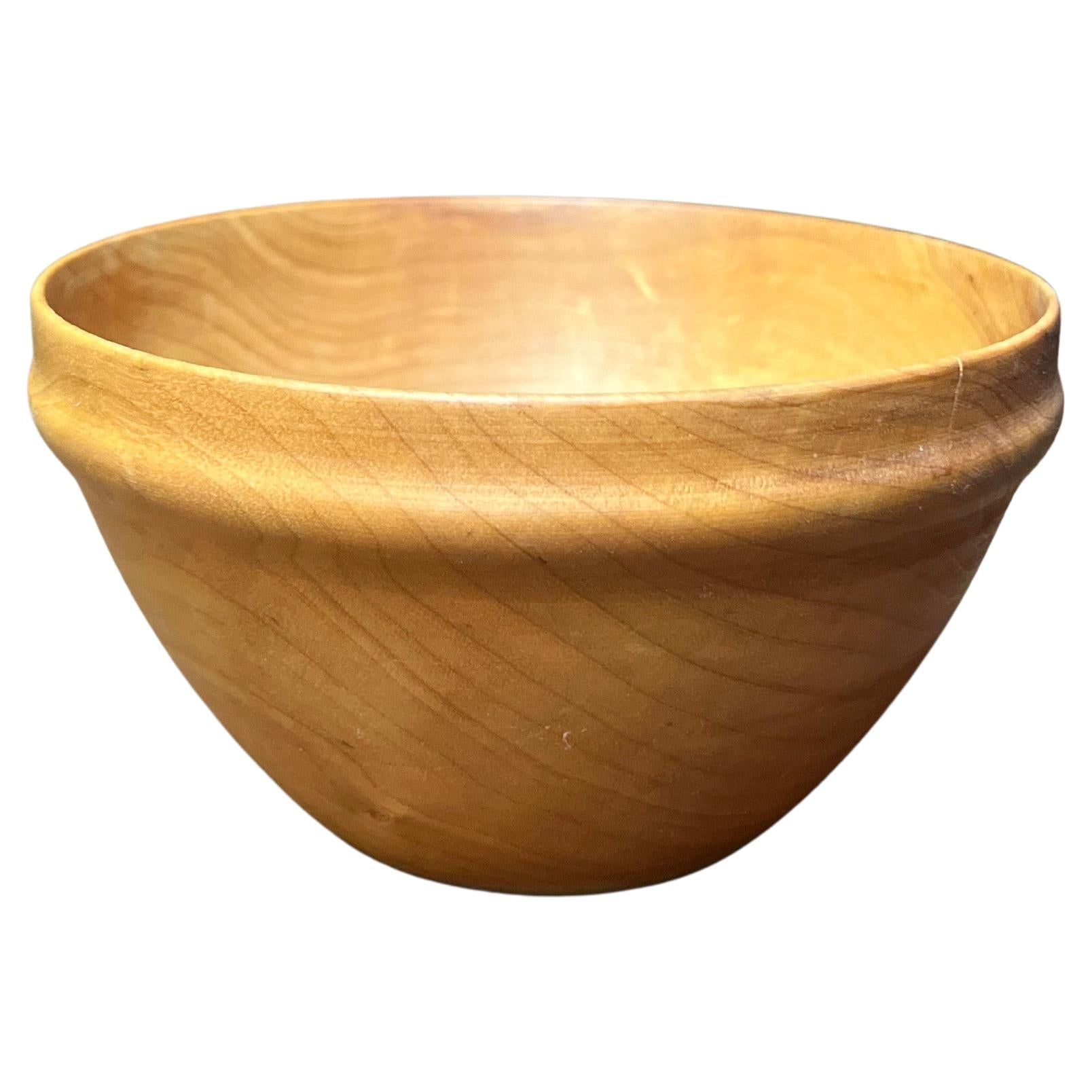 Schwedische gedrechselte Holzschale Folk Craft handgefertigt Anfang 20. im Angebot
