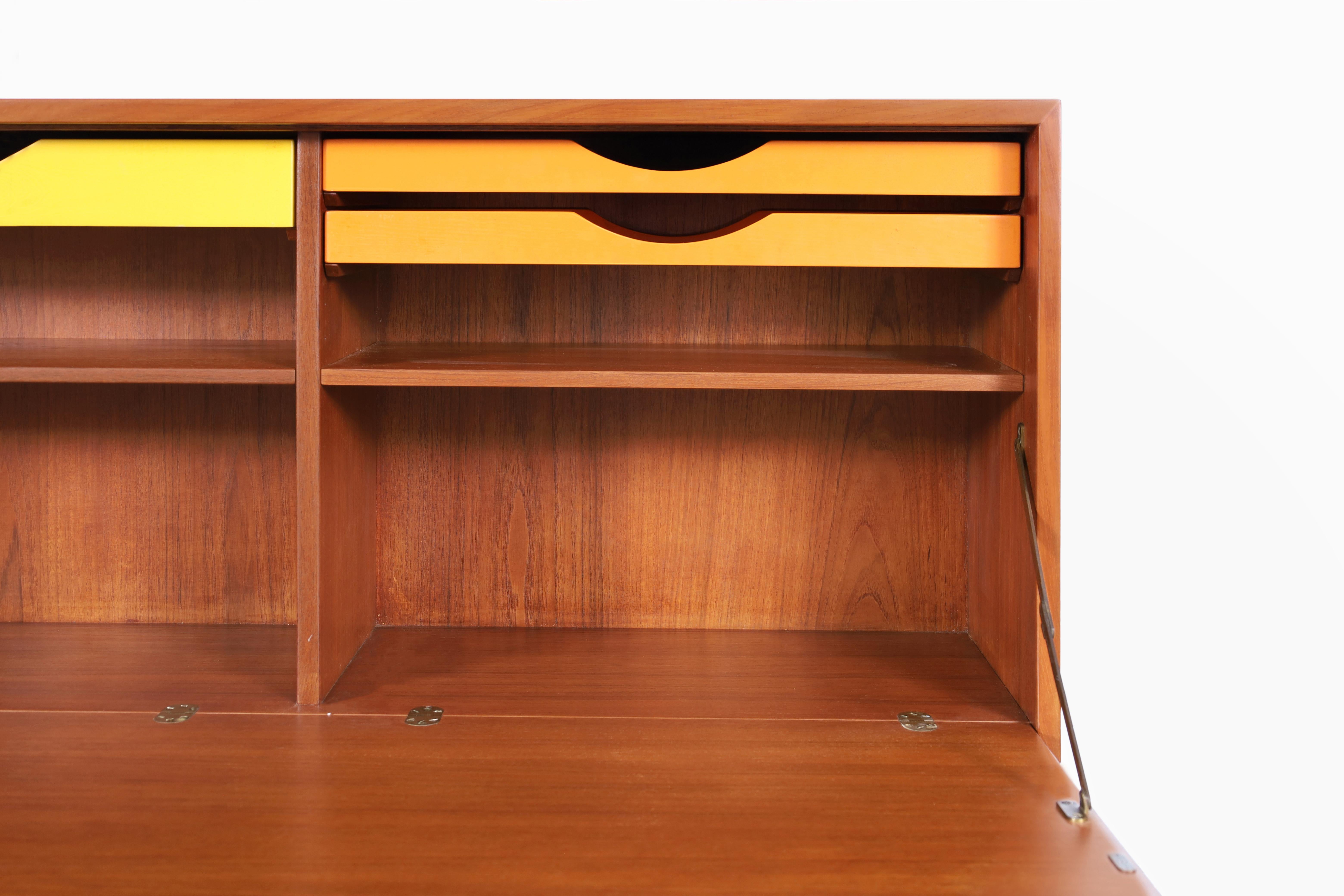 Cabinet o scrivania svedese in teak a due pezzi di Børge Mogensen in vendita 5