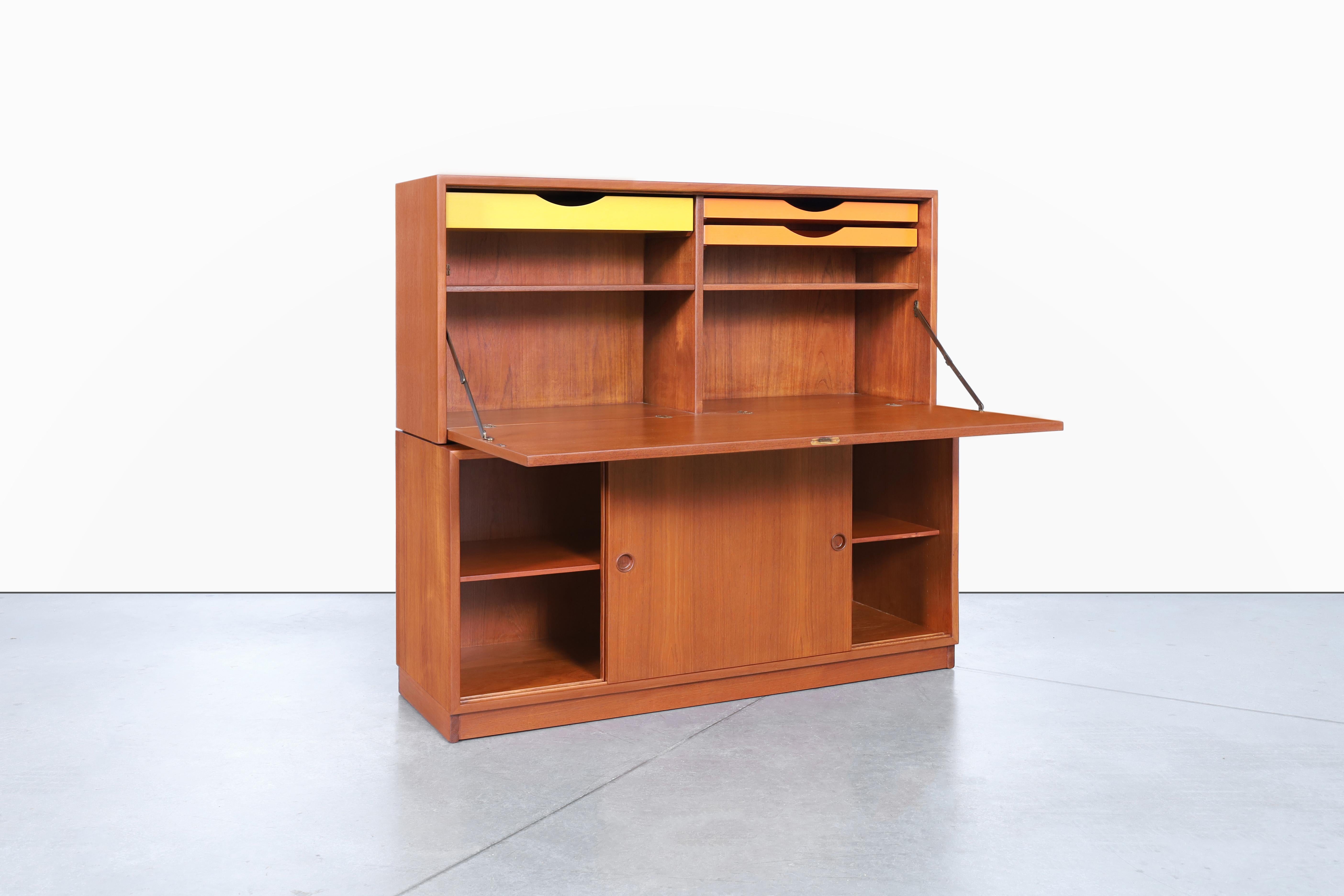 Cabinet o scrivania svedese in teak a due pezzi di Børge Mogensen In condizioni ottime in vendita a North Hollywood, CA