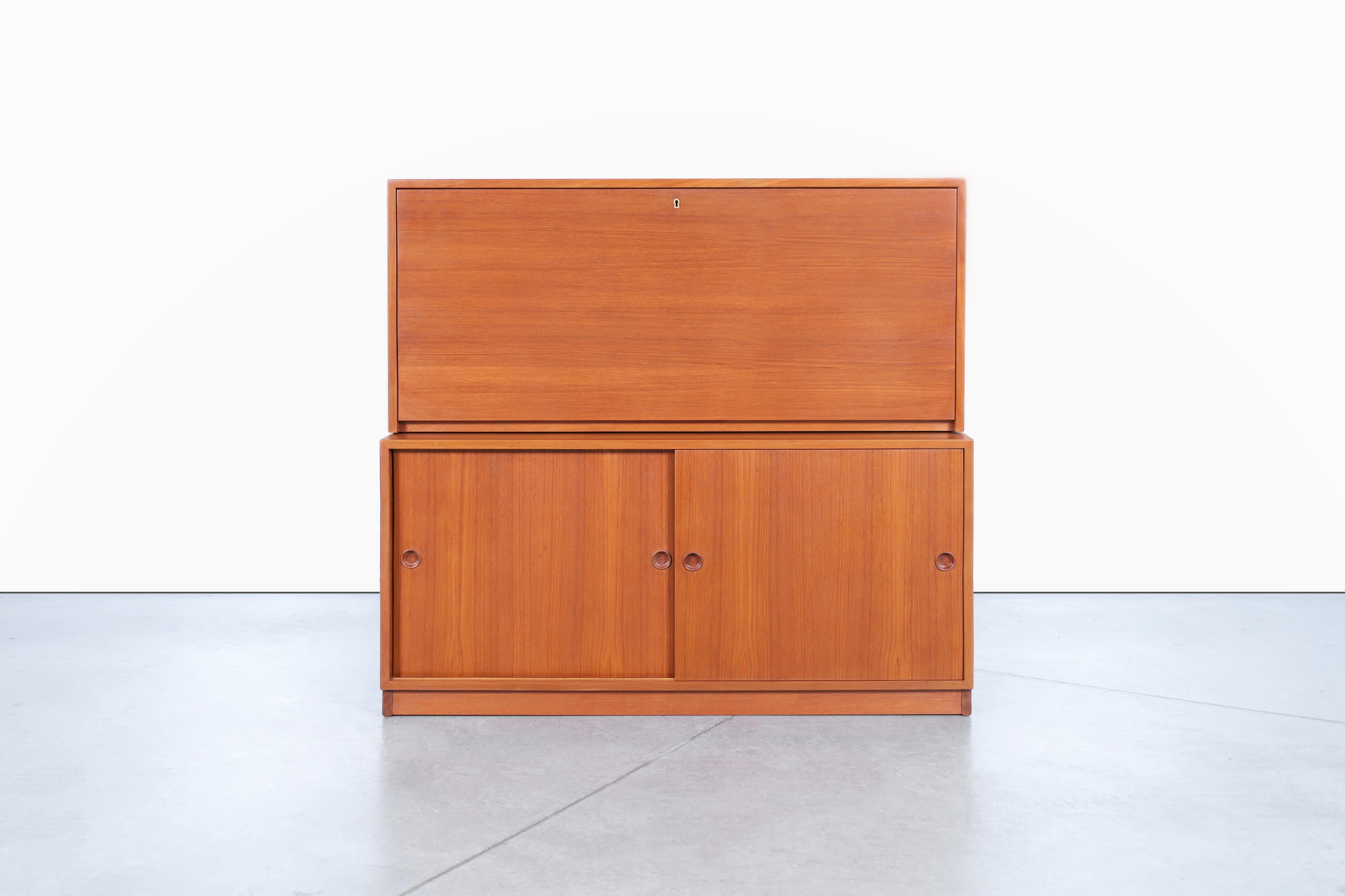 Ottone Cabinet o scrivania svedese in teak a due pezzi di Børge Mogensen in vendita
