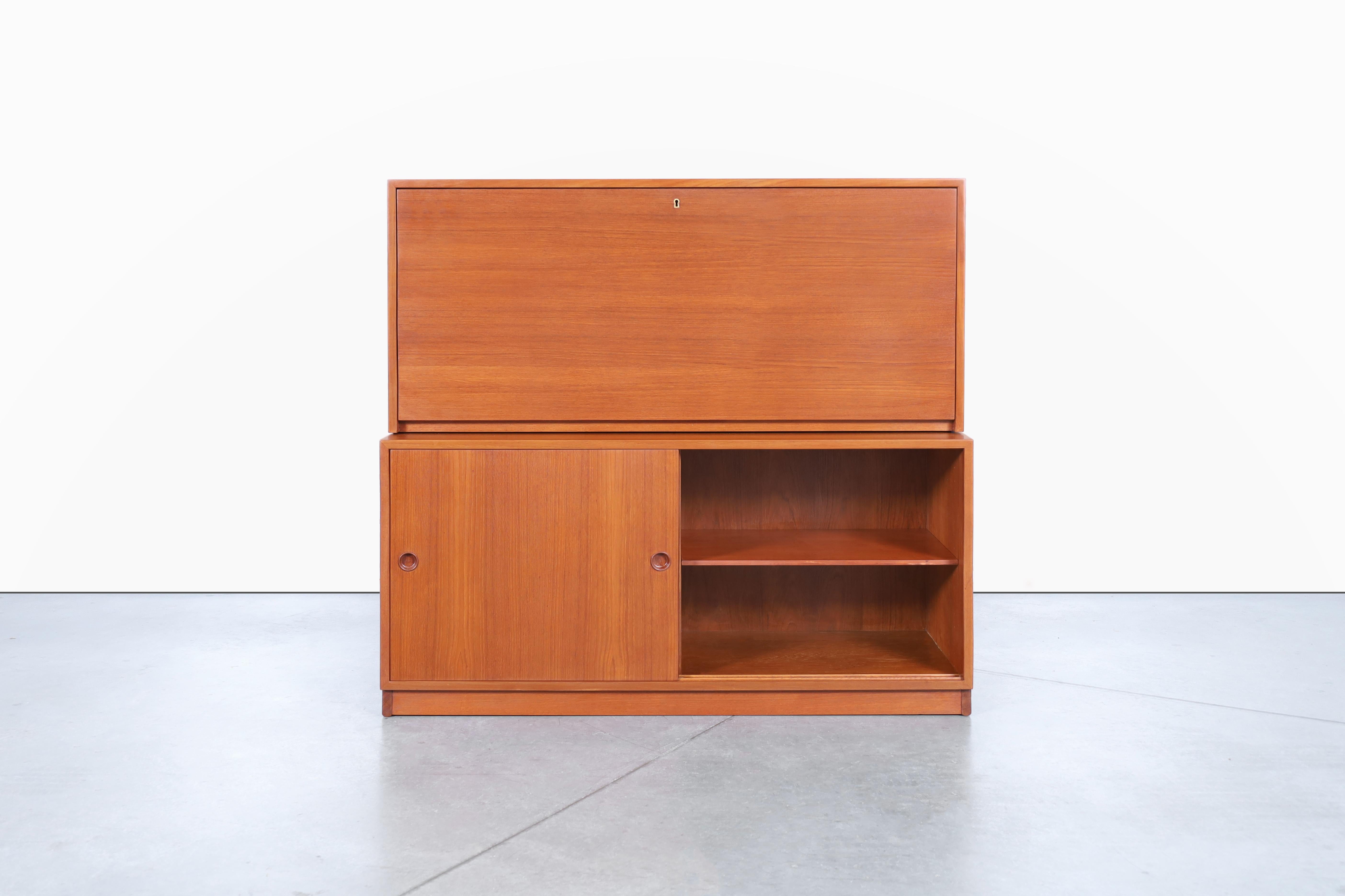 Cabinet o scrivania svedese in teak a due pezzi di Børge Mogensen in vendita 2