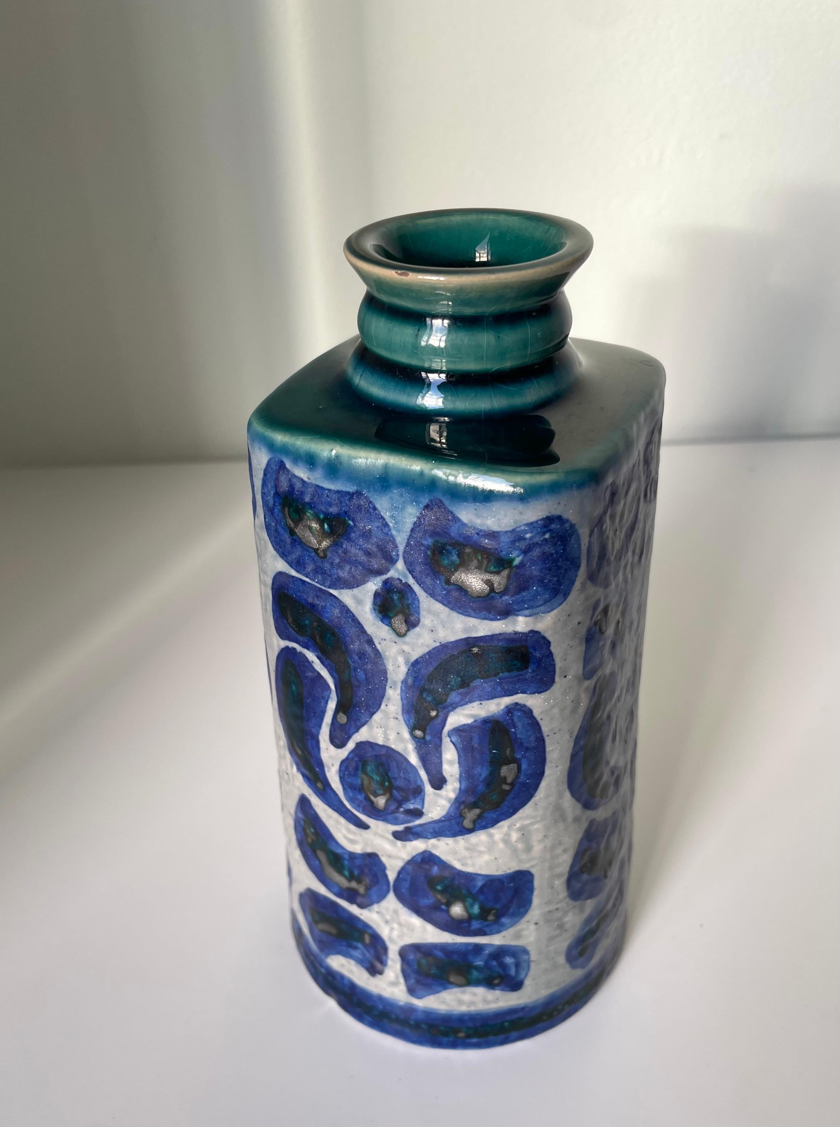 Upsala Ekeby Graphic Blue Decor Vase, Sweden, 1960s For Sale 3