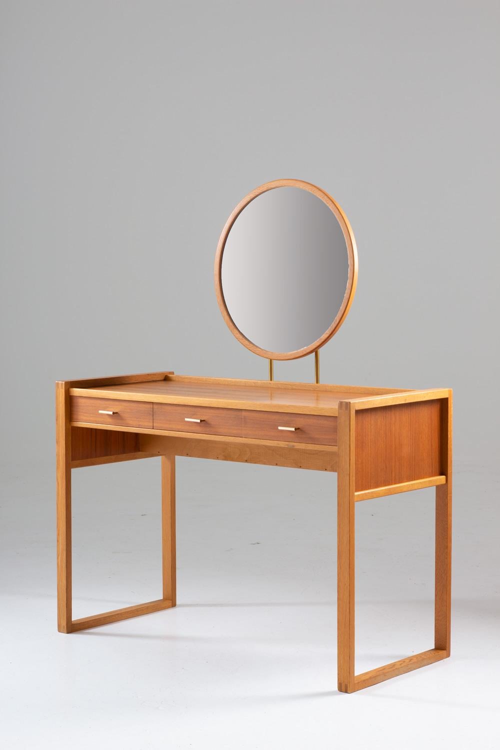 Swedish Vanity Table in Teak, Oak, and Brass by AB Nybrofabriken In Good Condition In Karlstad, SE