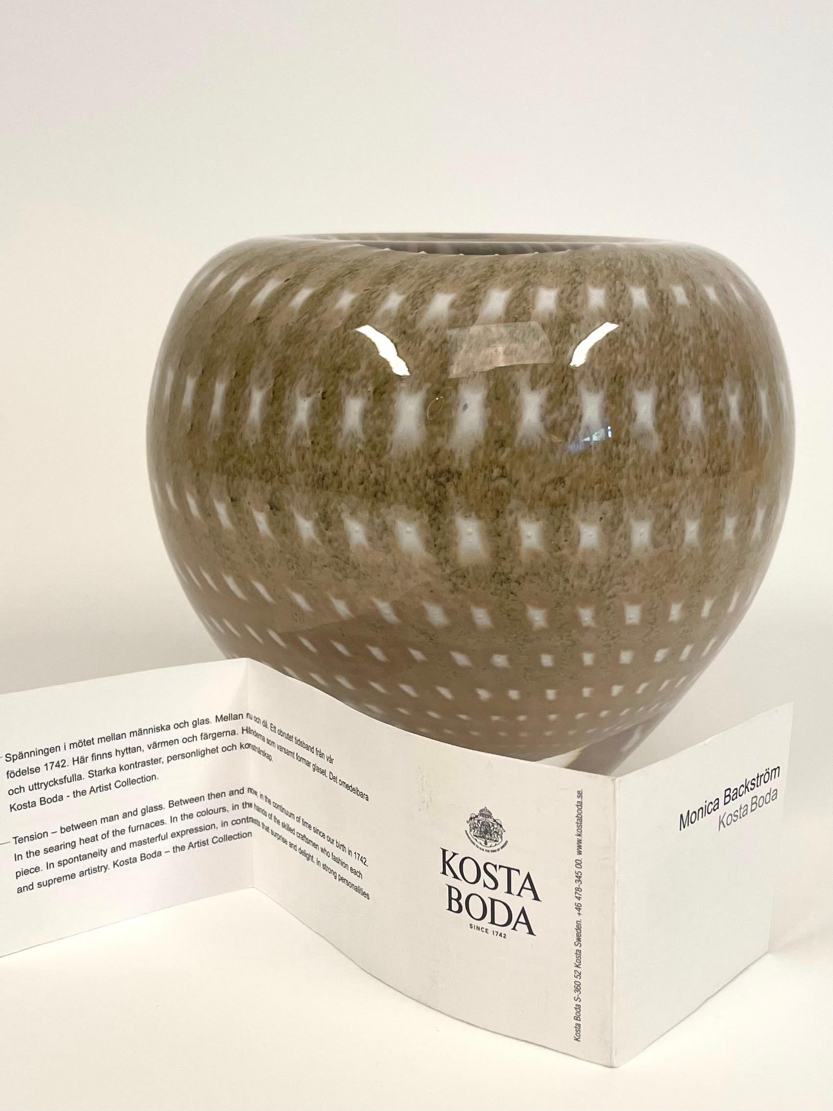 Swedish Vase or Bowl by Monica Backström for Kosta Boda Artist Collection  For Sale 3
