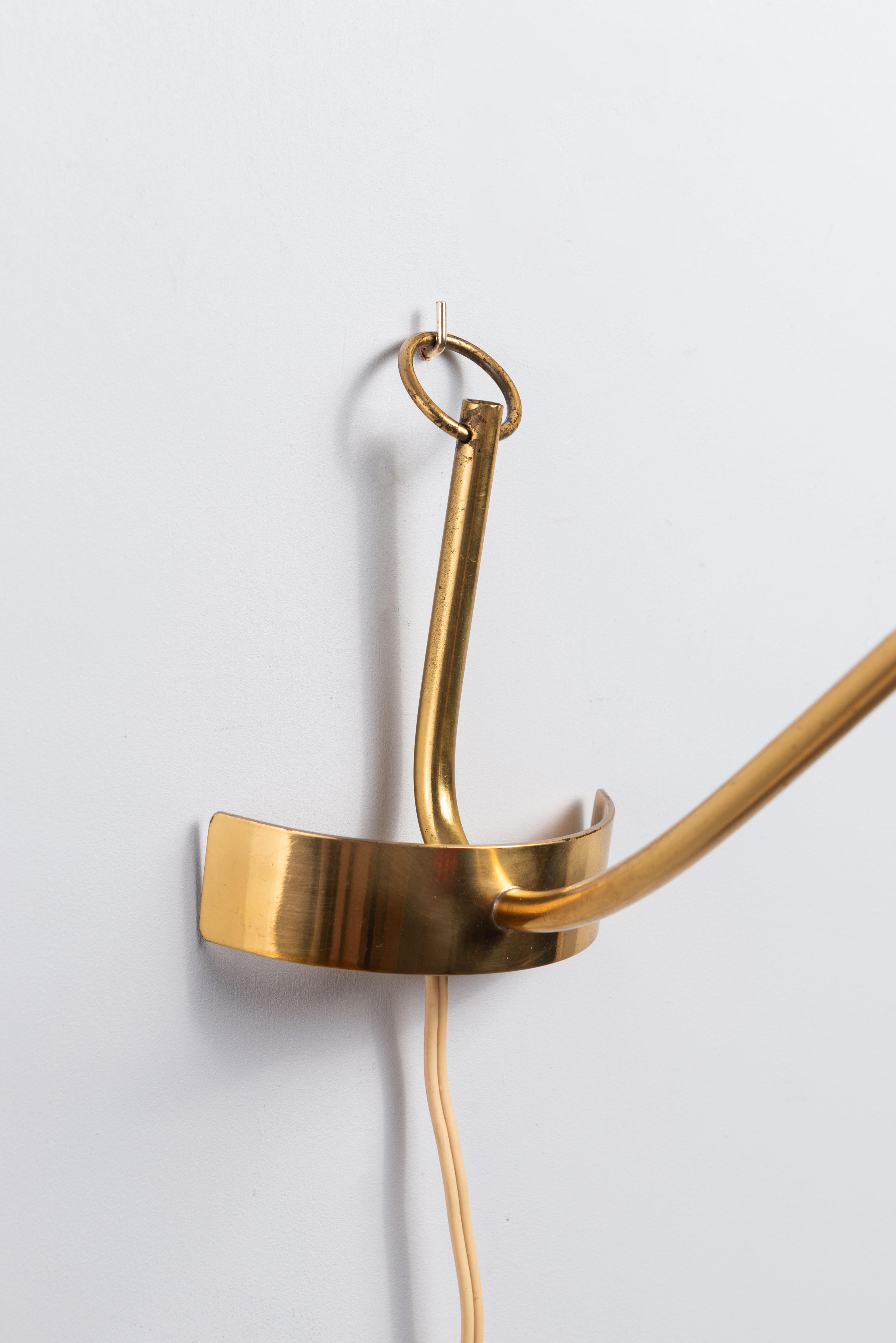 Lampe suédoise polyvalente en laiton et métal Mid-Century Suède 1950 en vente 7