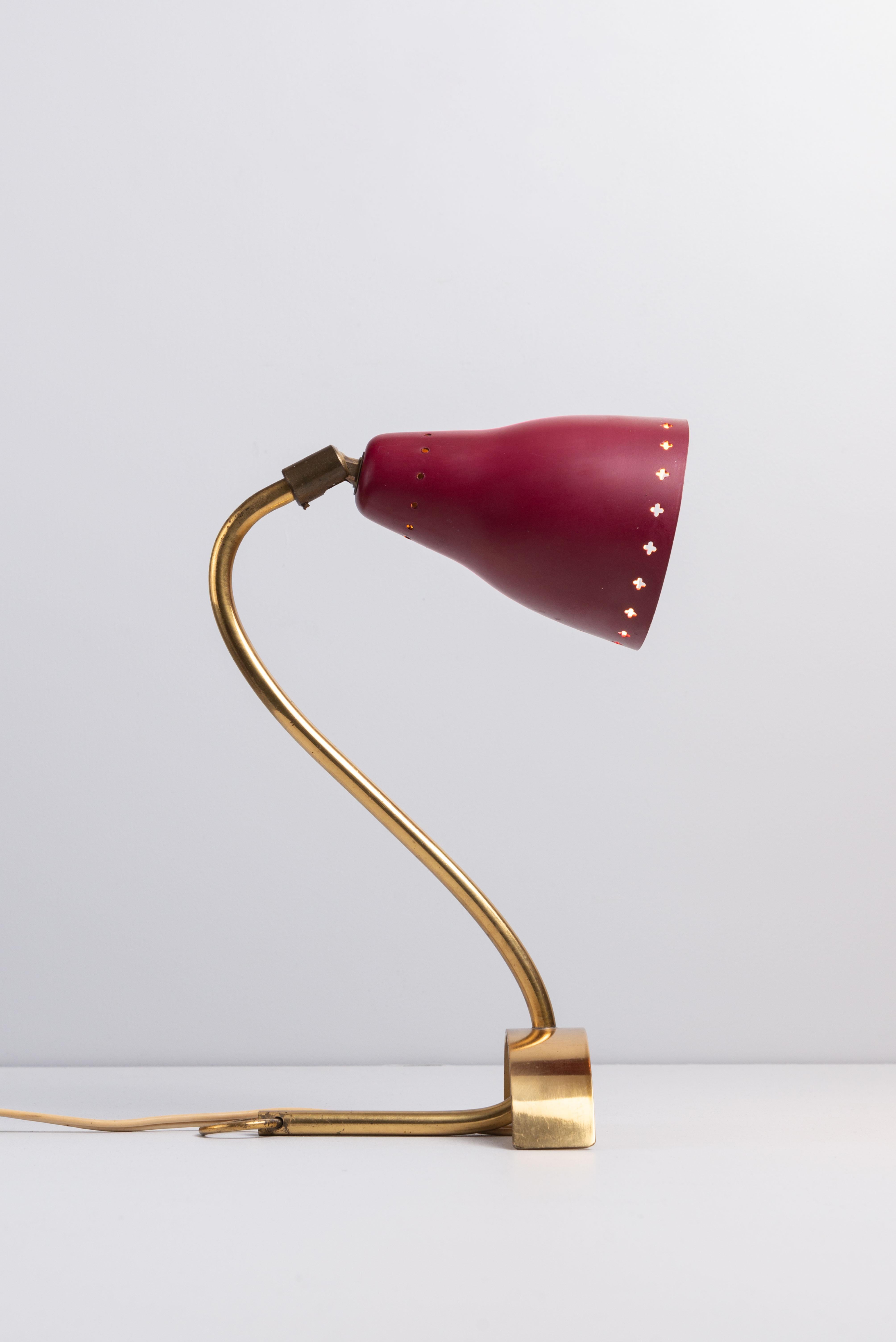 Lampe suédoise polyvalente en laiton et métal Mid-Century Suède 1950 en vente 2