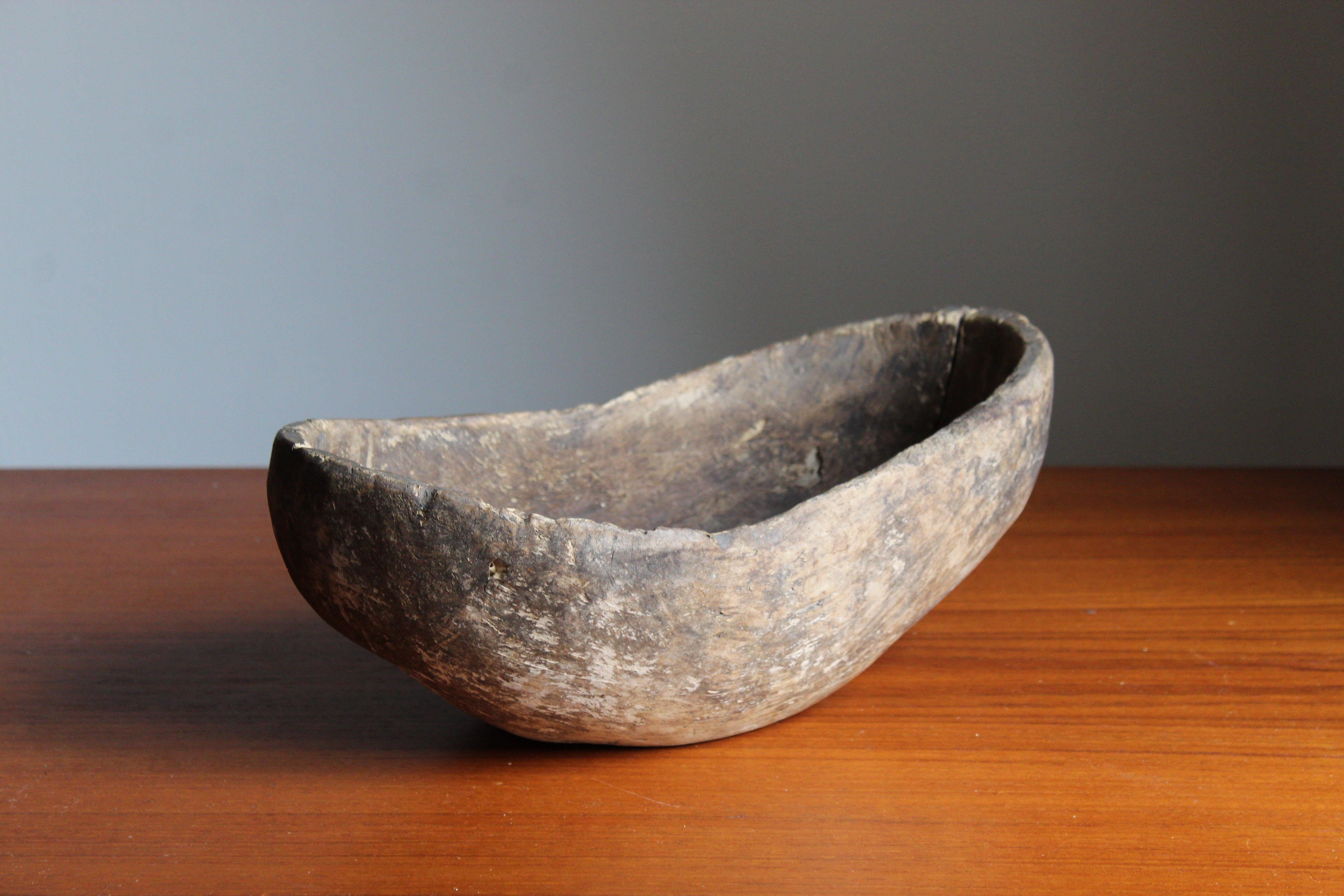 Swedish, Very Early Unique Bowl, Burlwood, Sweden, 1668 In Fair Condition In High Point, NC