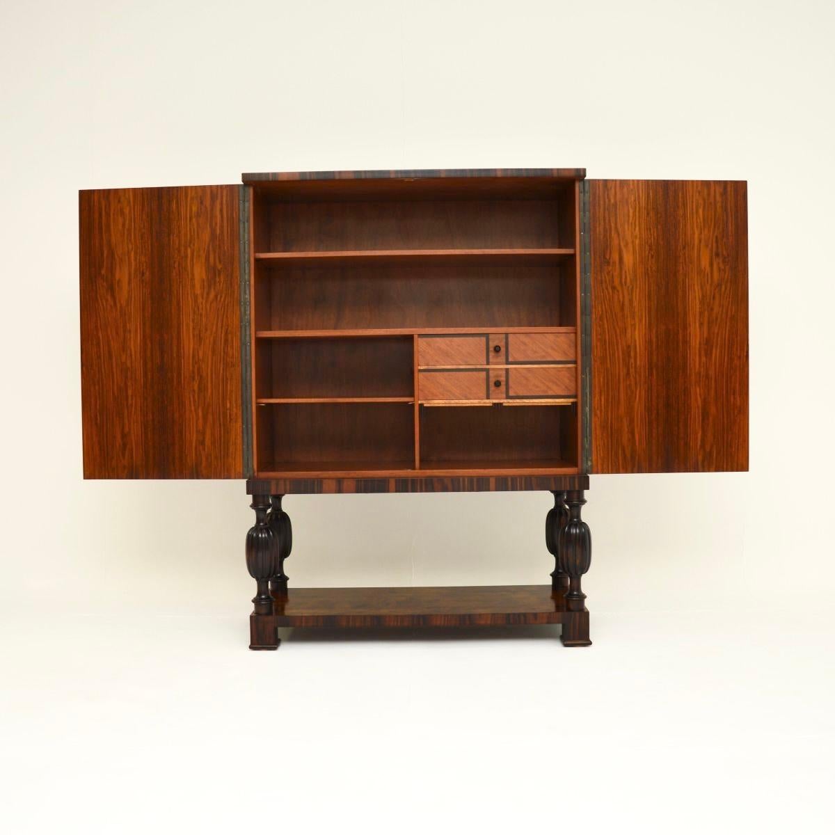Swedish Vintage Inlaid Cabinet Art Decó en venta