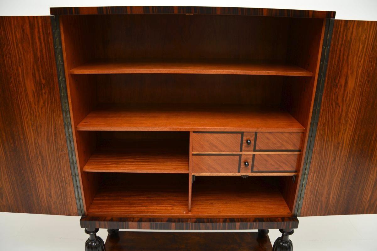 Swedish Vintage Inlaid Cabinet Sueco en venta