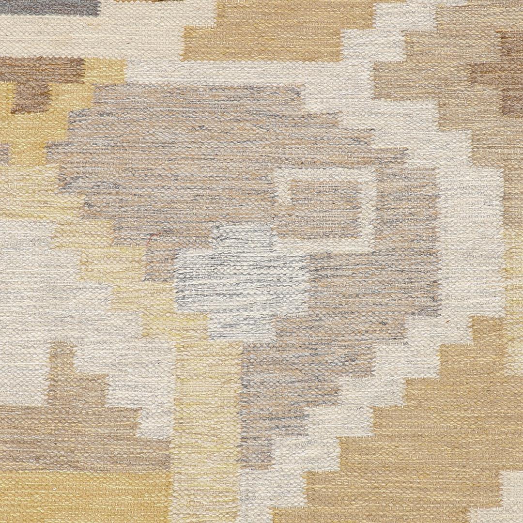 Schwedischer Flachgewebe-Teppich „Berga“ aus der Mitte des Jahrhunderts, signiert von Ingegerd Silow  im Zustand „Gut“ im Angebot in Rö, SE