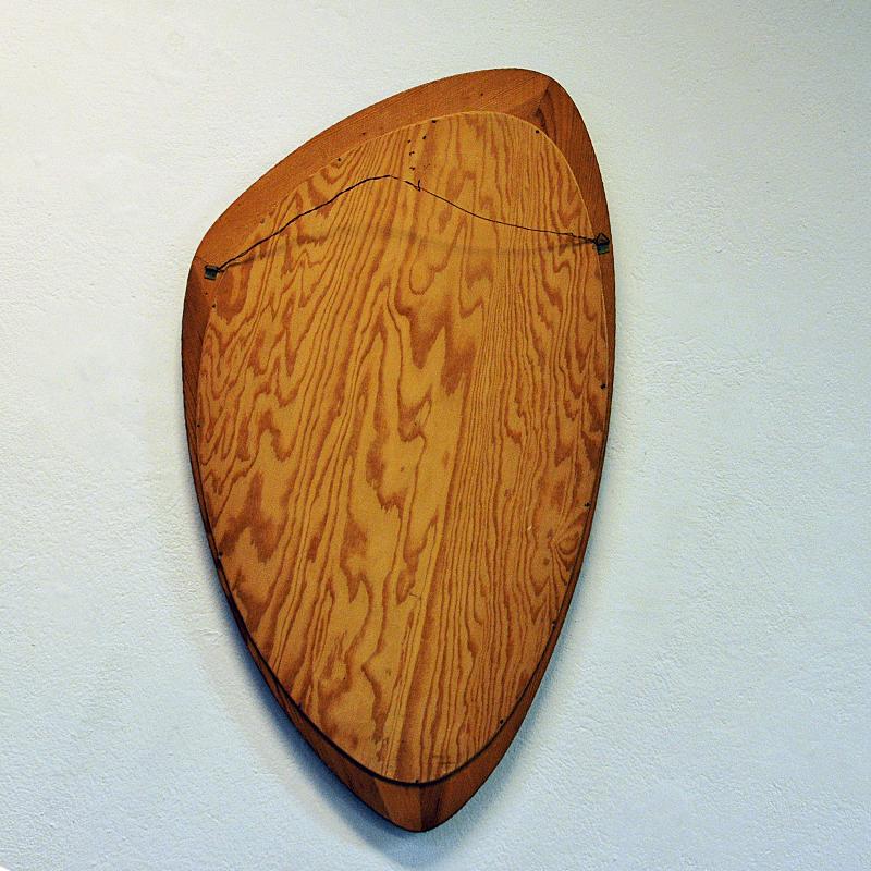 Swedish Vintage Oval Pine Wall Mirror from the 1950s 3
