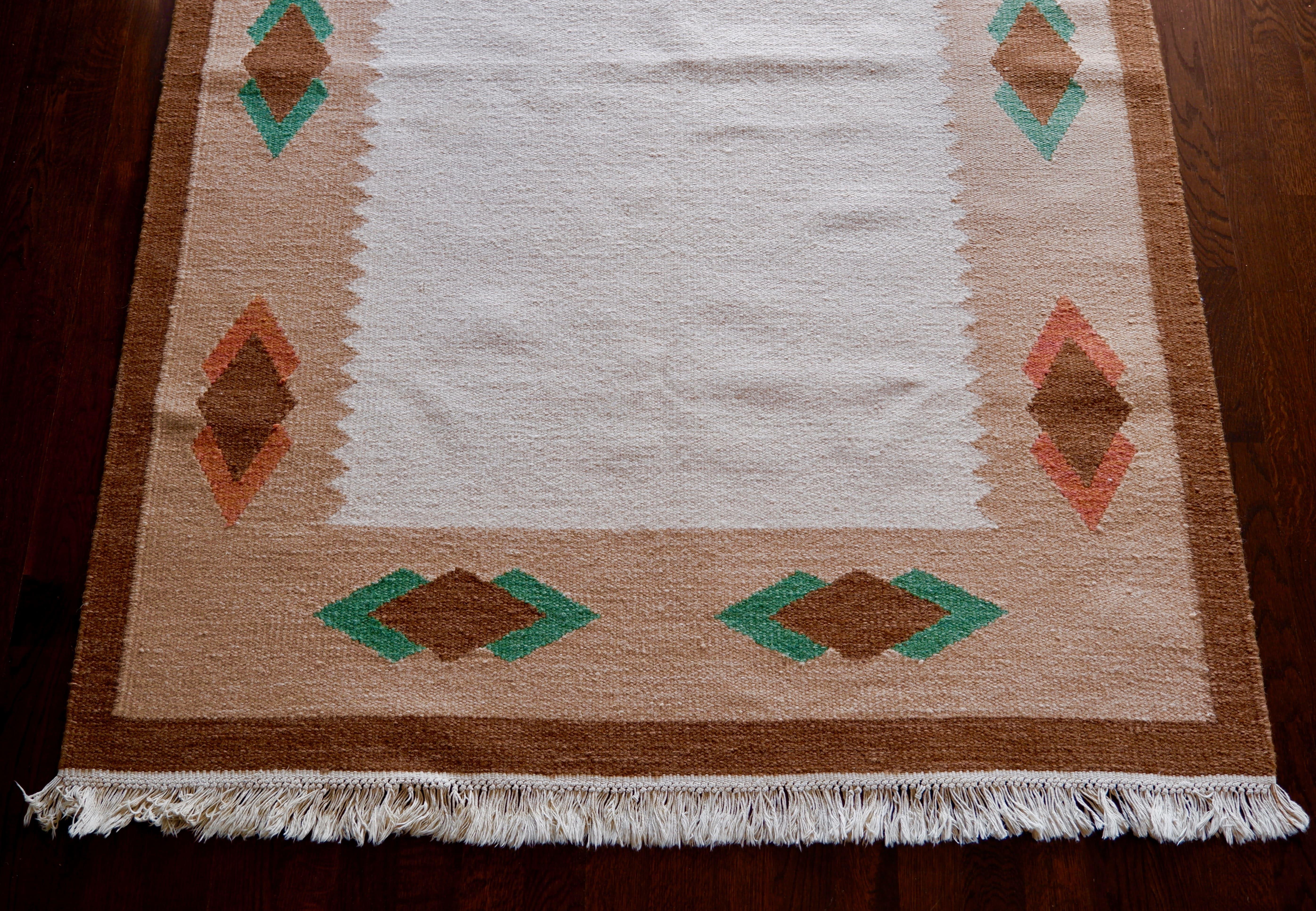 Mid-20th Century Swedish vintage Rollakan rug made in wool, circa 1960.  For Sale