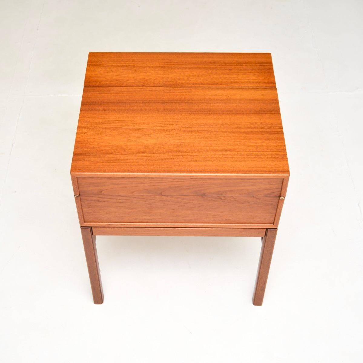 Caja de trabajo / mesa auxiliar de teca sueca vintage de Sven Engstrom y Gunnar Myrstrand en venta 3
