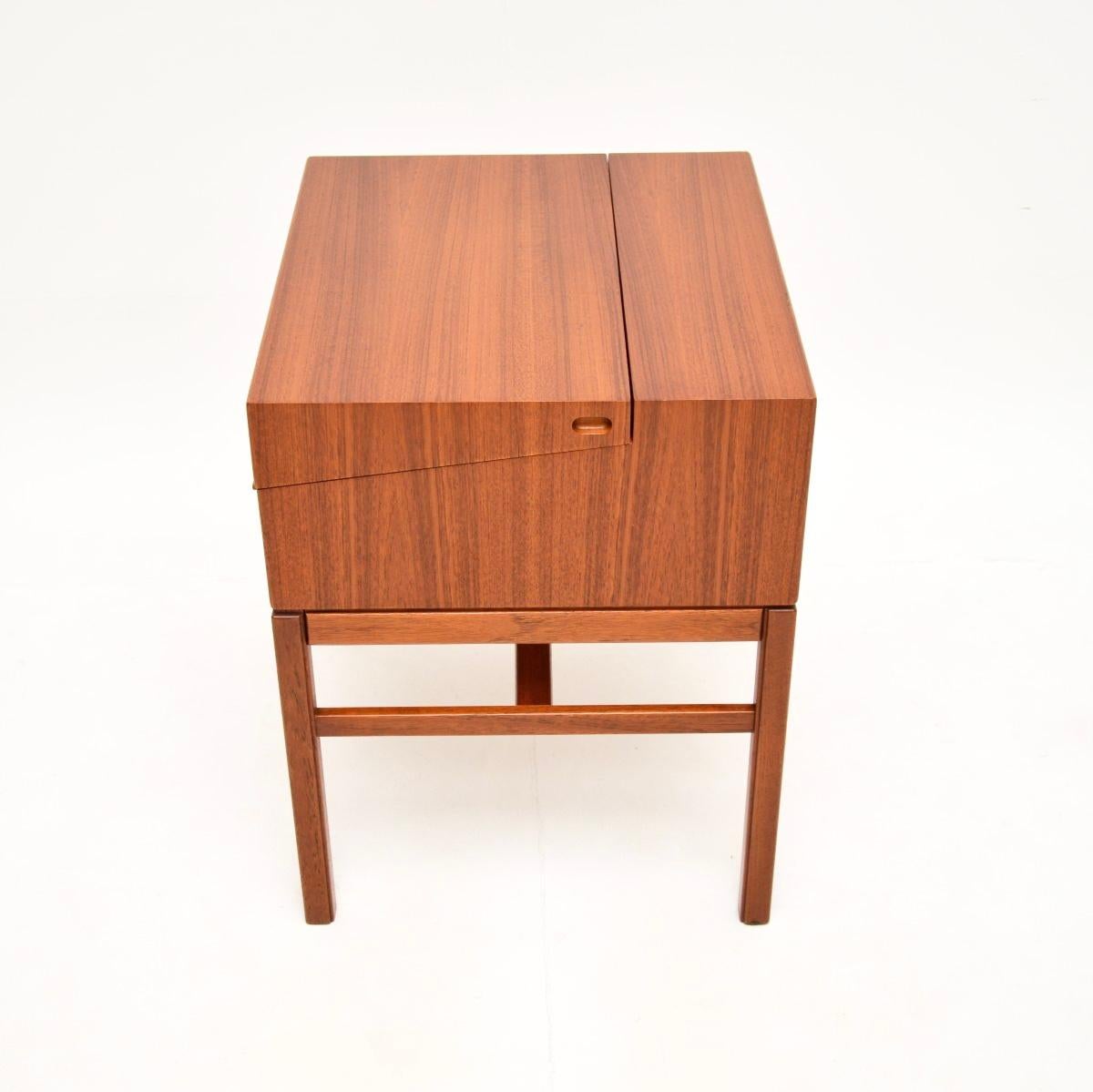 Caja de trabajo / mesa auxiliar de teca sueca vintage de Sven Engstrom y Gunnar Myrstrand en venta 1