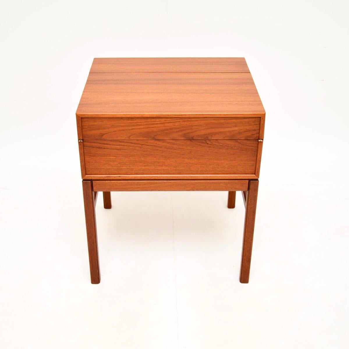 Caja de trabajo / mesa auxiliar de teca sueca vintage de Sven Engstrom y Gunnar Myrstrand en venta 2