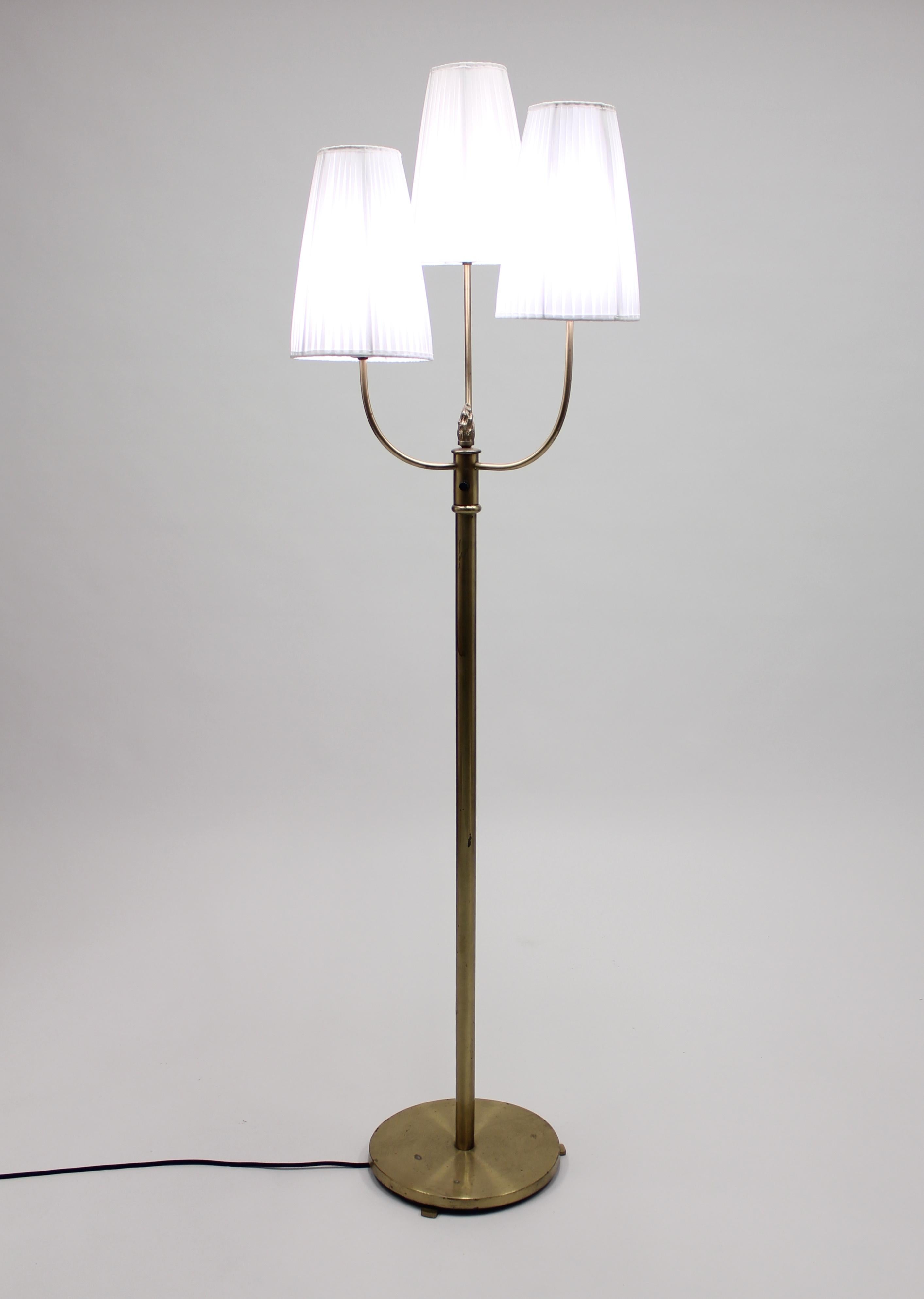 Swedish Vintage Three-Light Brass Floor Lamp, 1940s In Good Condition In Uppsala, SE