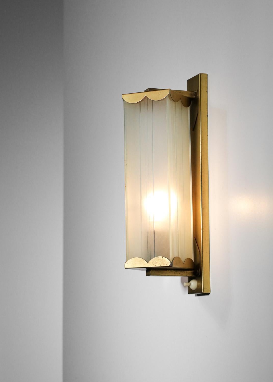 Mid-20th Century Swedish wall lamp 50's brass and glass  For Sale