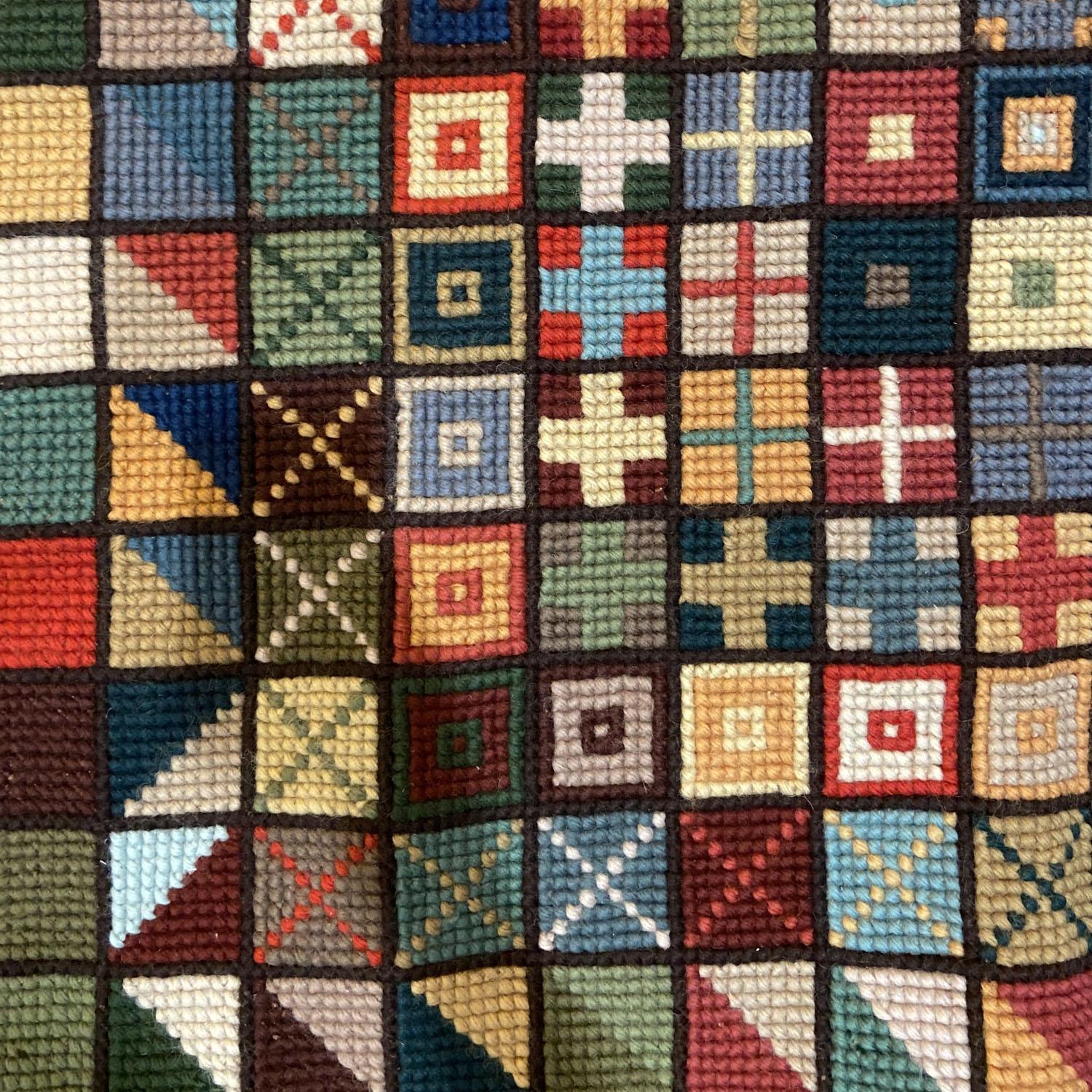Swedish Wall Tapestry with Geometric Wool Embroidery (Moderne der Mitte des Jahrhunderts) im Angebot