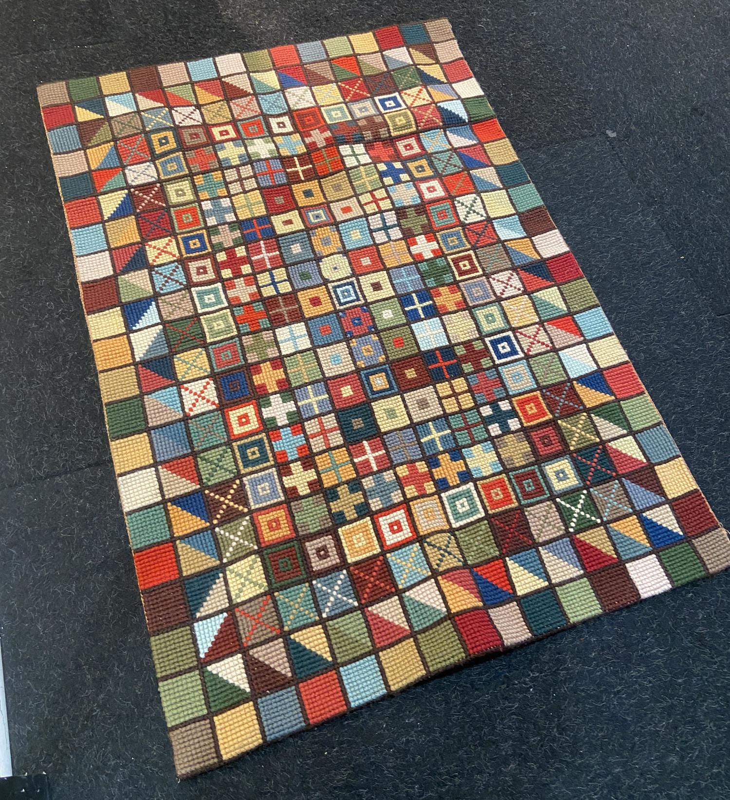 Swedish Wall Tapestry with Geometric Wool Embroidery im Zustand „Hervorragend“ im Angebot in London, GB