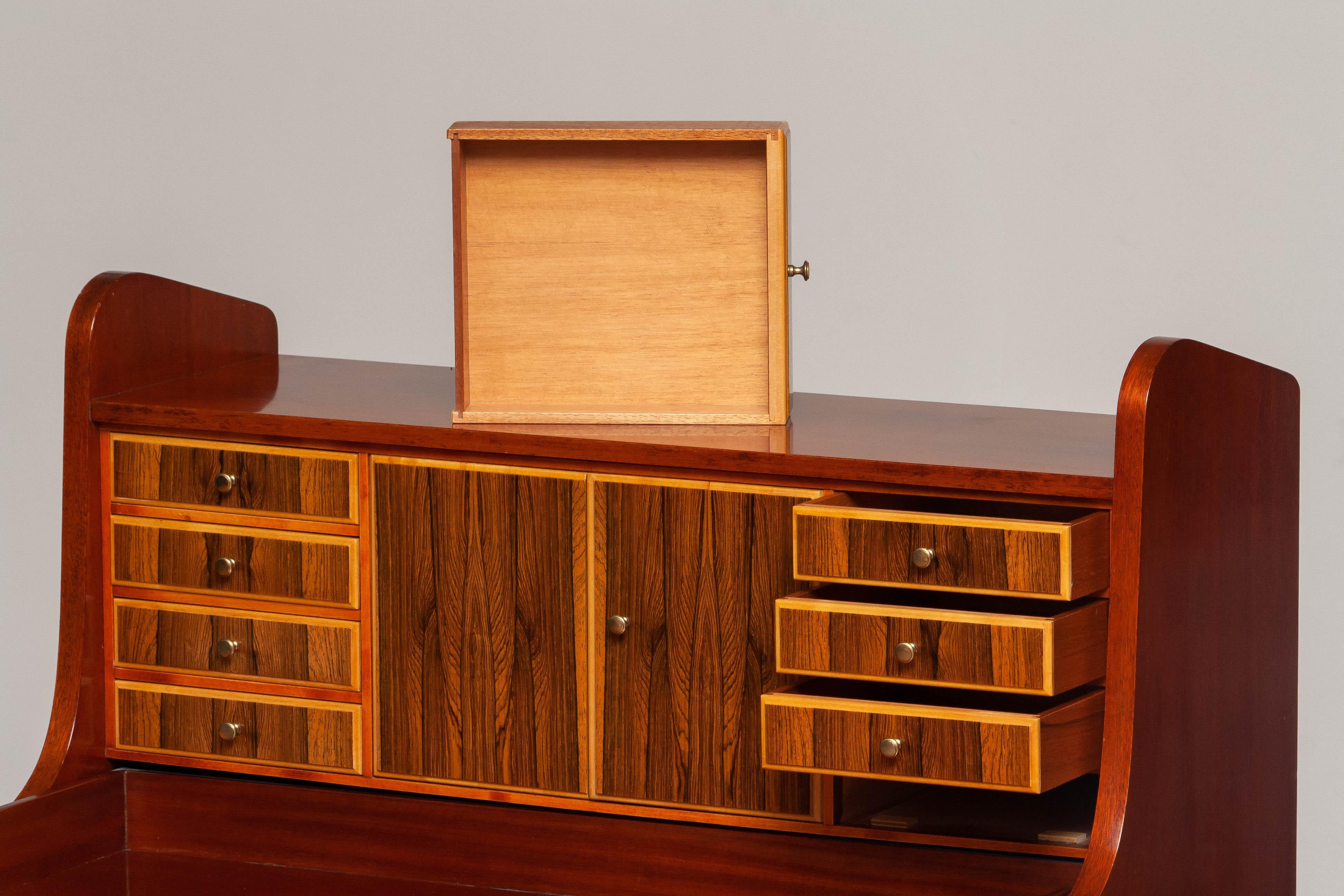 Secretaire svedese in noce e olmo, anni '60 in vendita 7