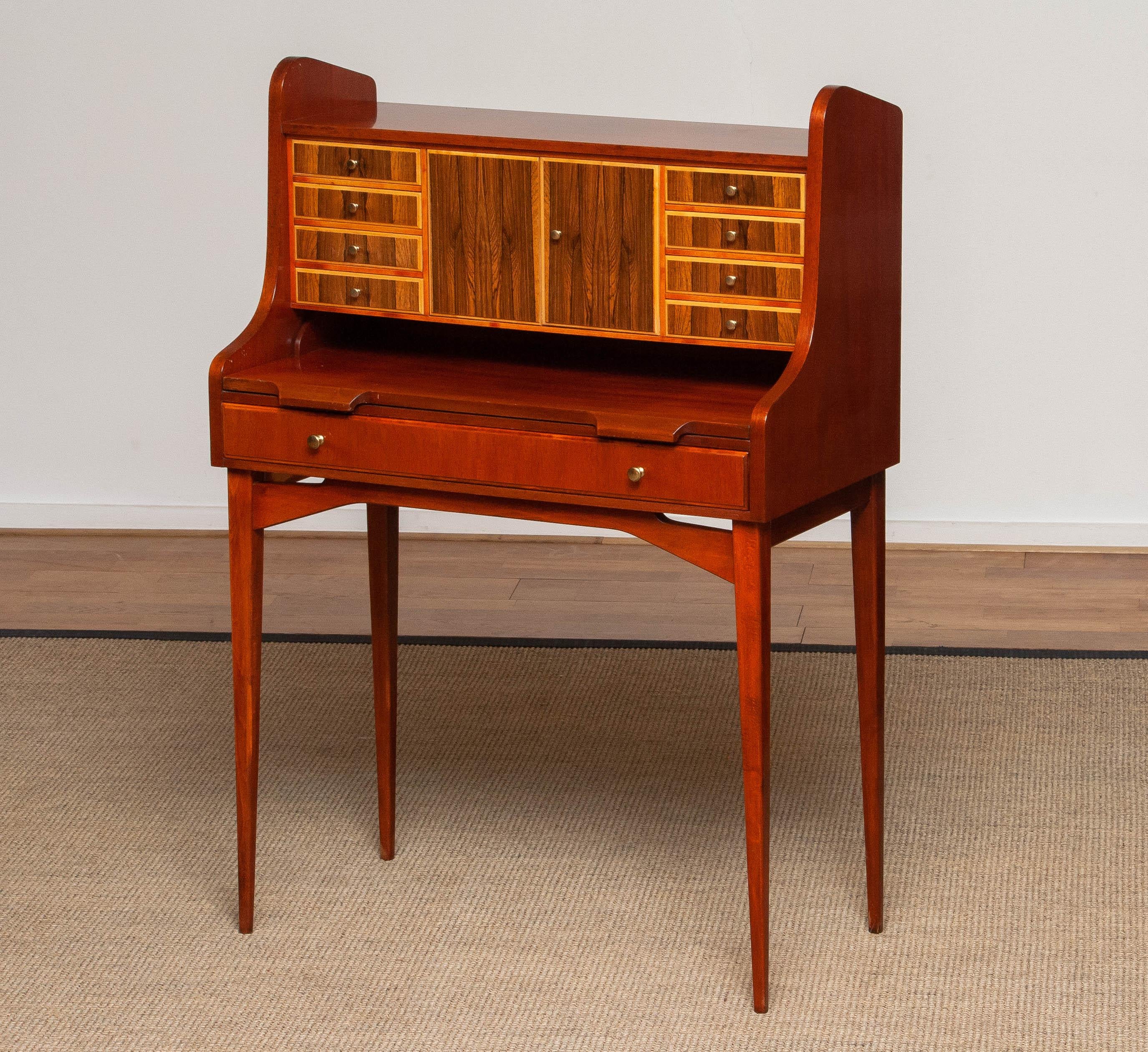 Secretaire svedese in noce e olmo, anni '60 In condizioni buone in vendita a Silvolde, Gelderland