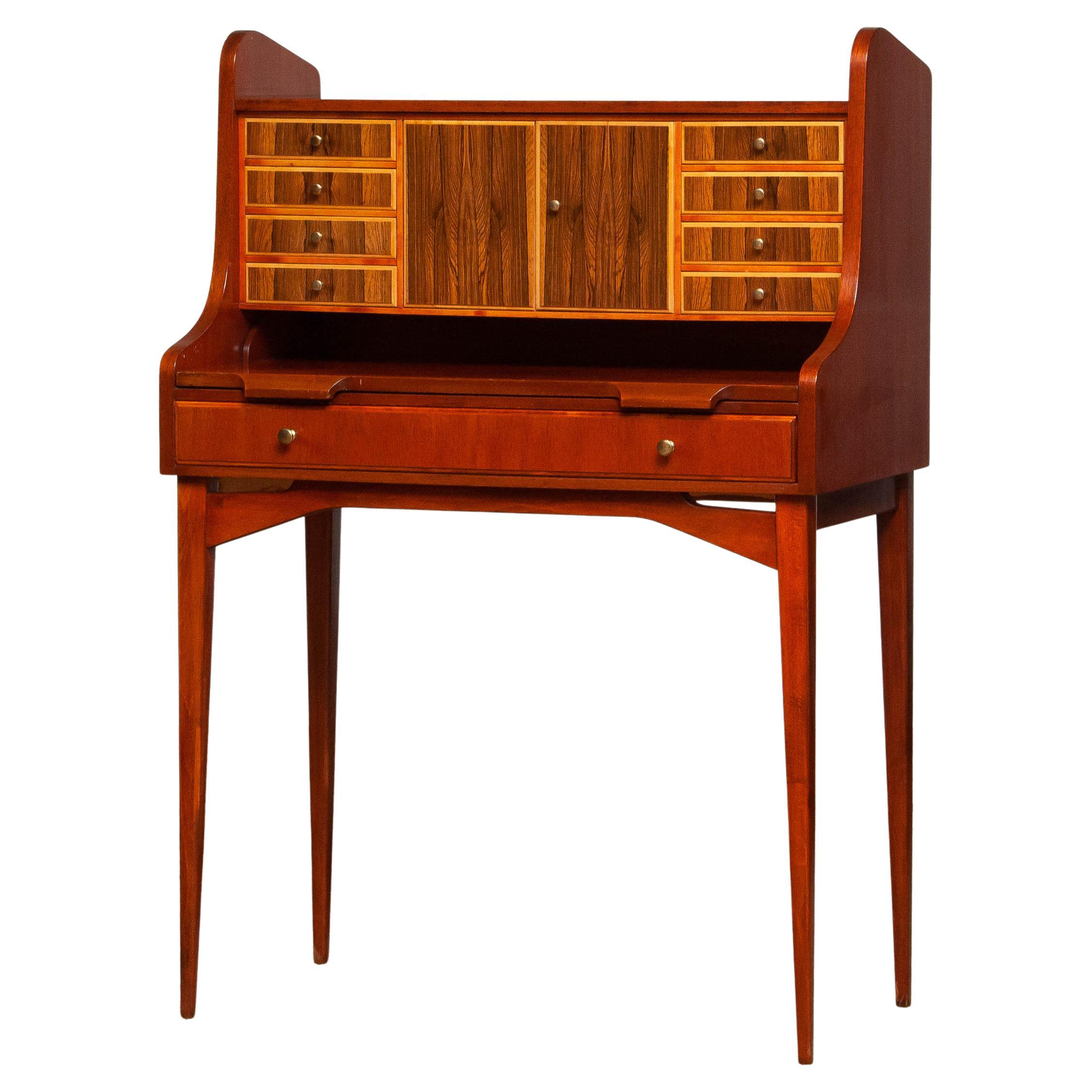 Secretaire svedese in noce e olmo, anni '60 in vendita