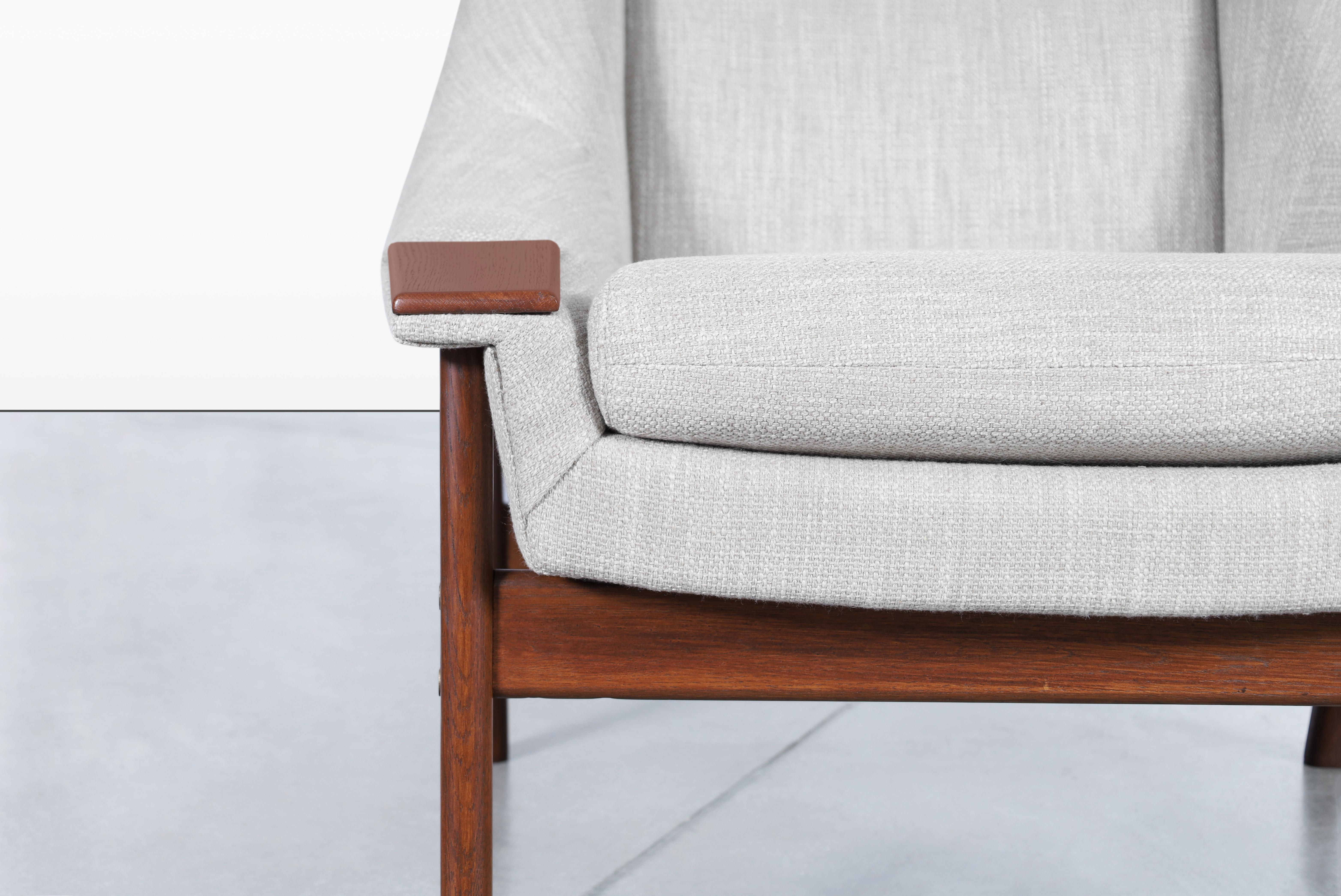 Mid-Century Modern Fauteuil suédois en noyer attribué à Folke Ohlsson en vente