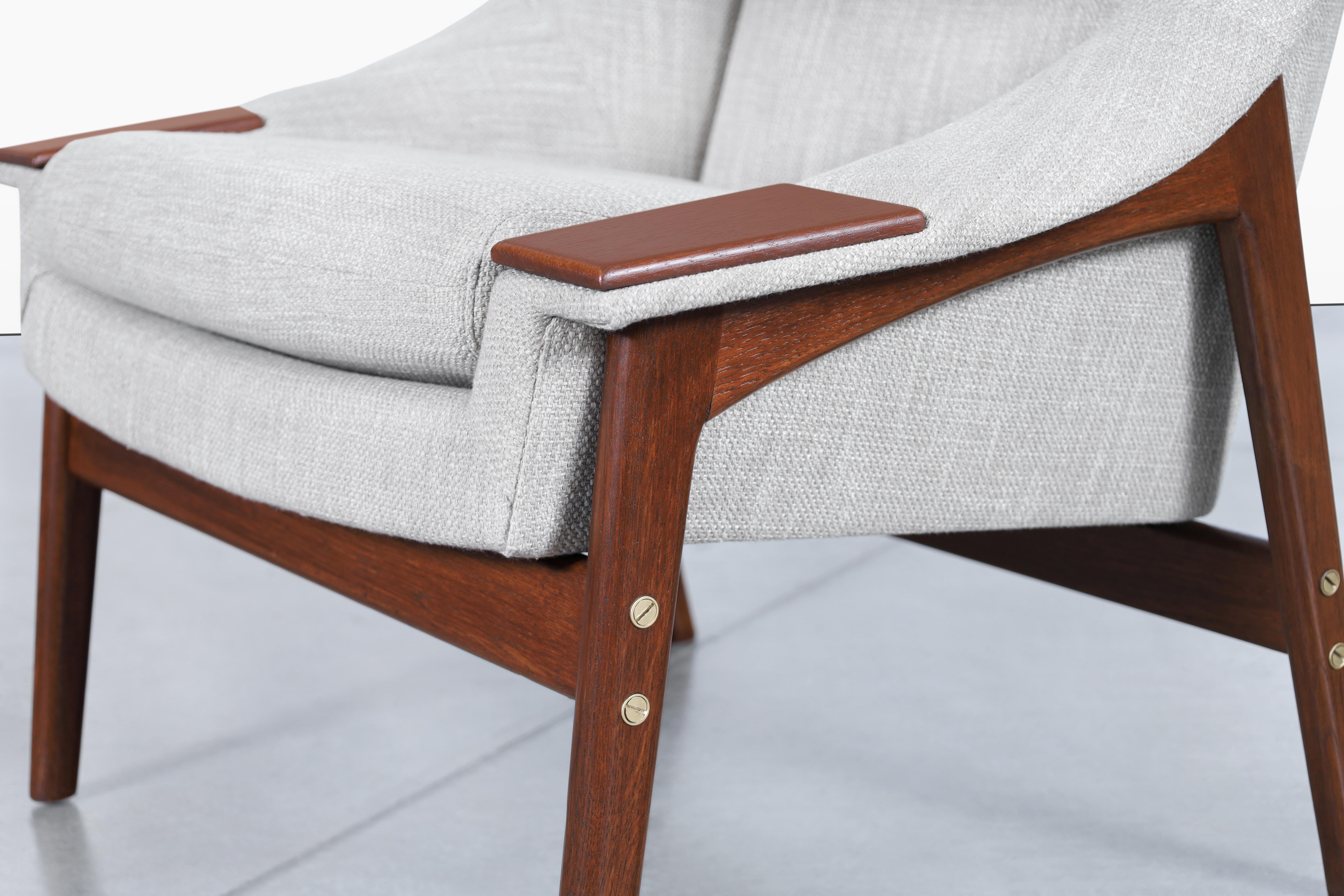 Fauteuil suédois en noyer attribué à Folke Ohlsson Excellent état - En vente à North Hollywood, CA